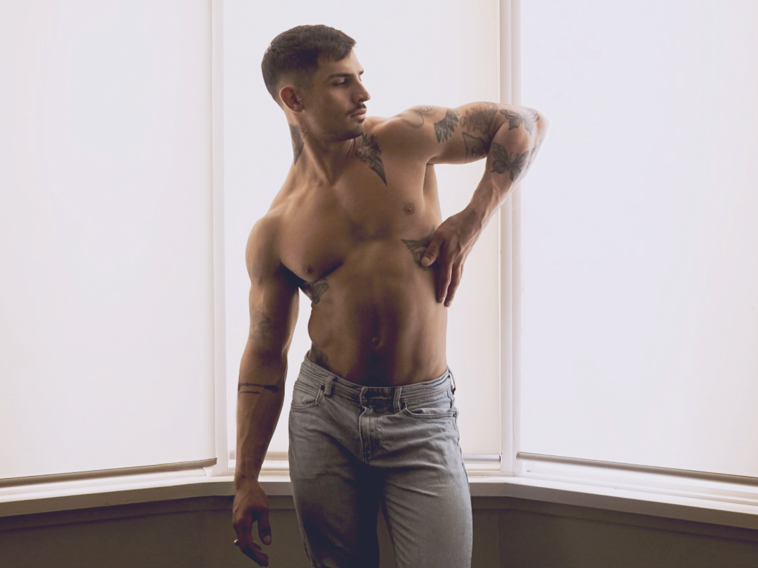 MANUEL KORNISIUK: From Argentine Stages to Sydney, Music, Modeling &amp; RuPaul’s Drag Race