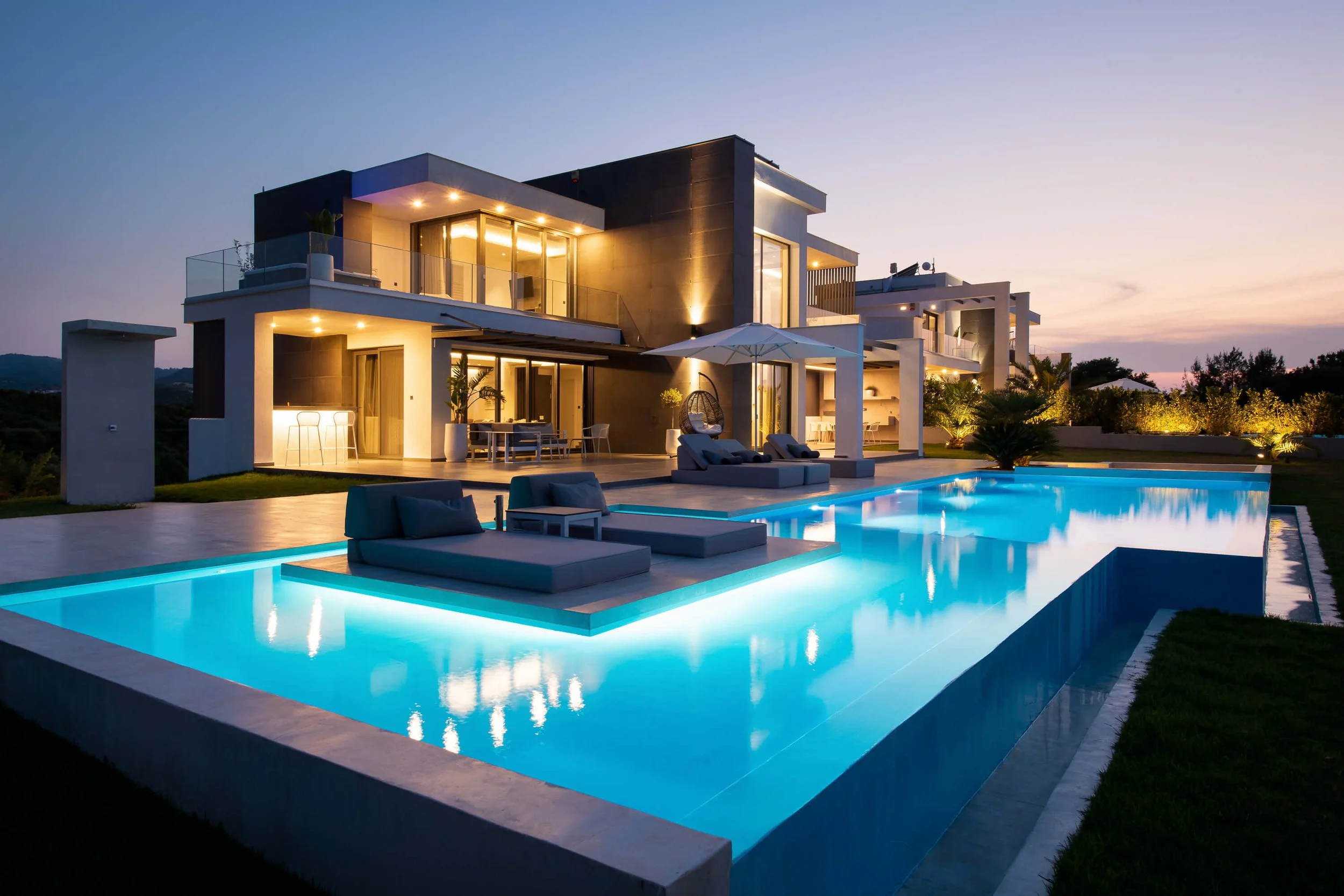 Horizon-Dream-Villas-Halkidiki-Sapphire-Villa-Pool-and-outside area-(15).jpg