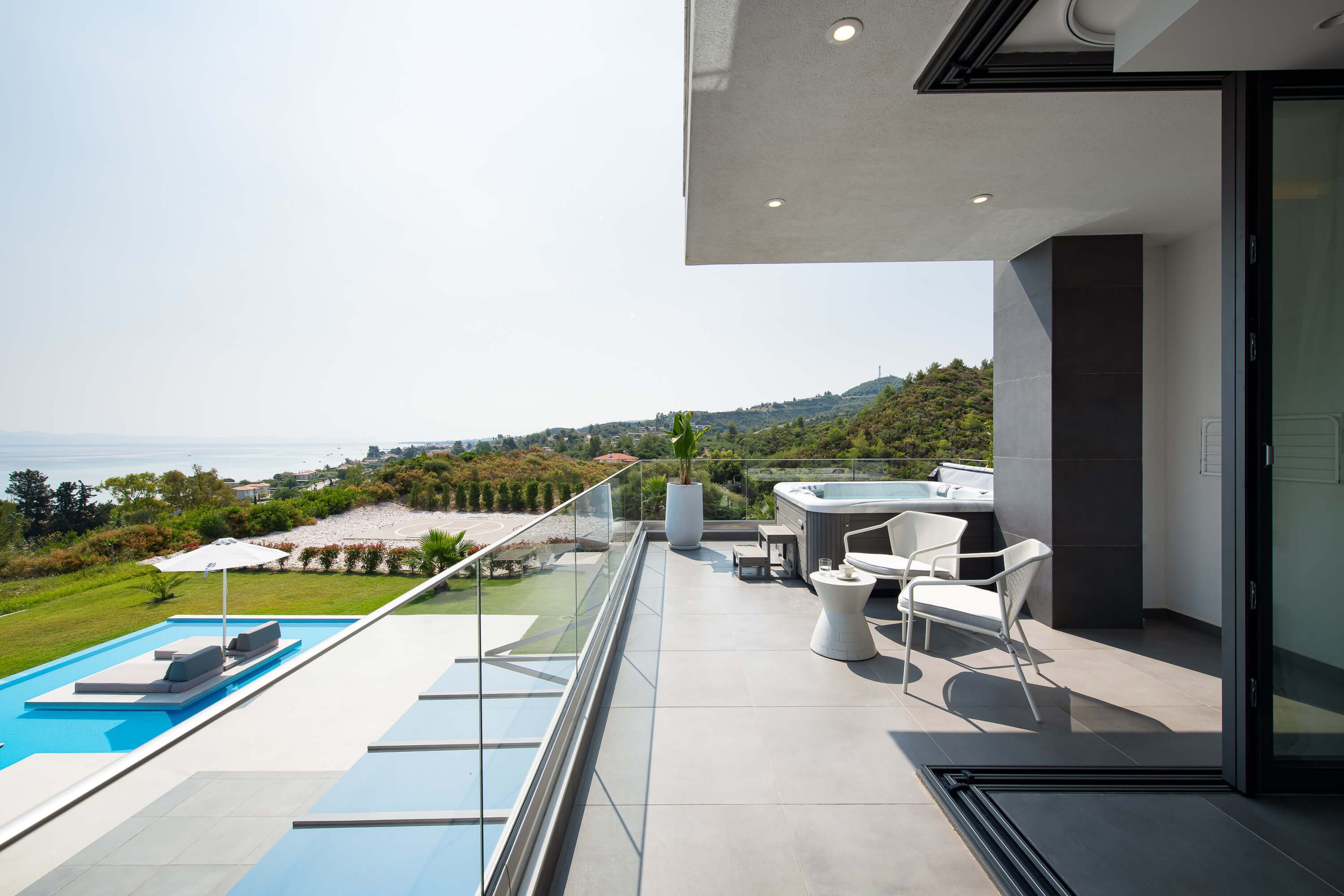 Luxurious bedroom in Sapphire Villa Halkidiki featuring rivate bathroom, king or queen-size bed and premium linen Kassandra, Hanioti