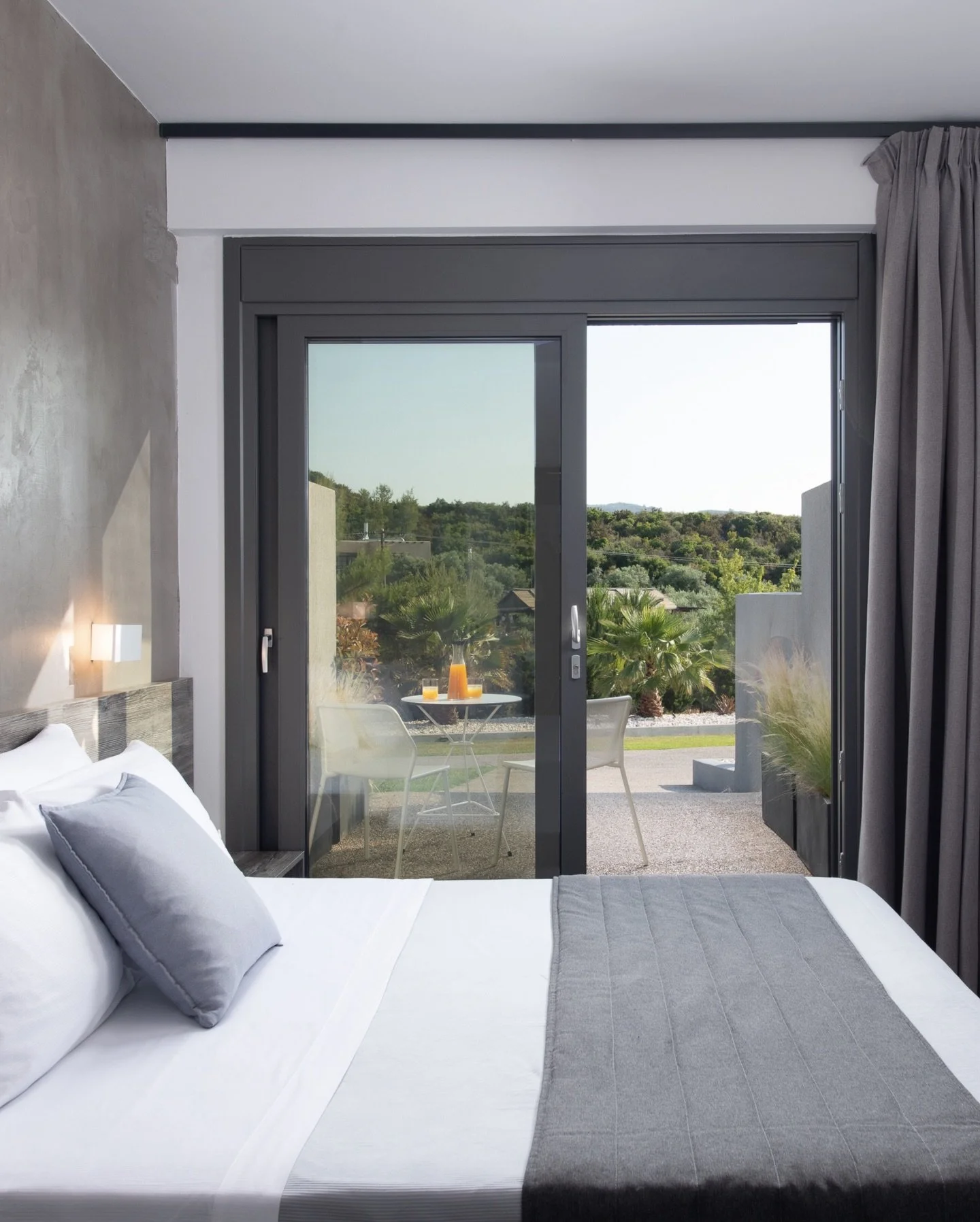 Details that soften every moment. Book your private villa early.

#HorizonDreamVillas #LuxuryBathroom #PrivateVillaGreece #EarlyBooking