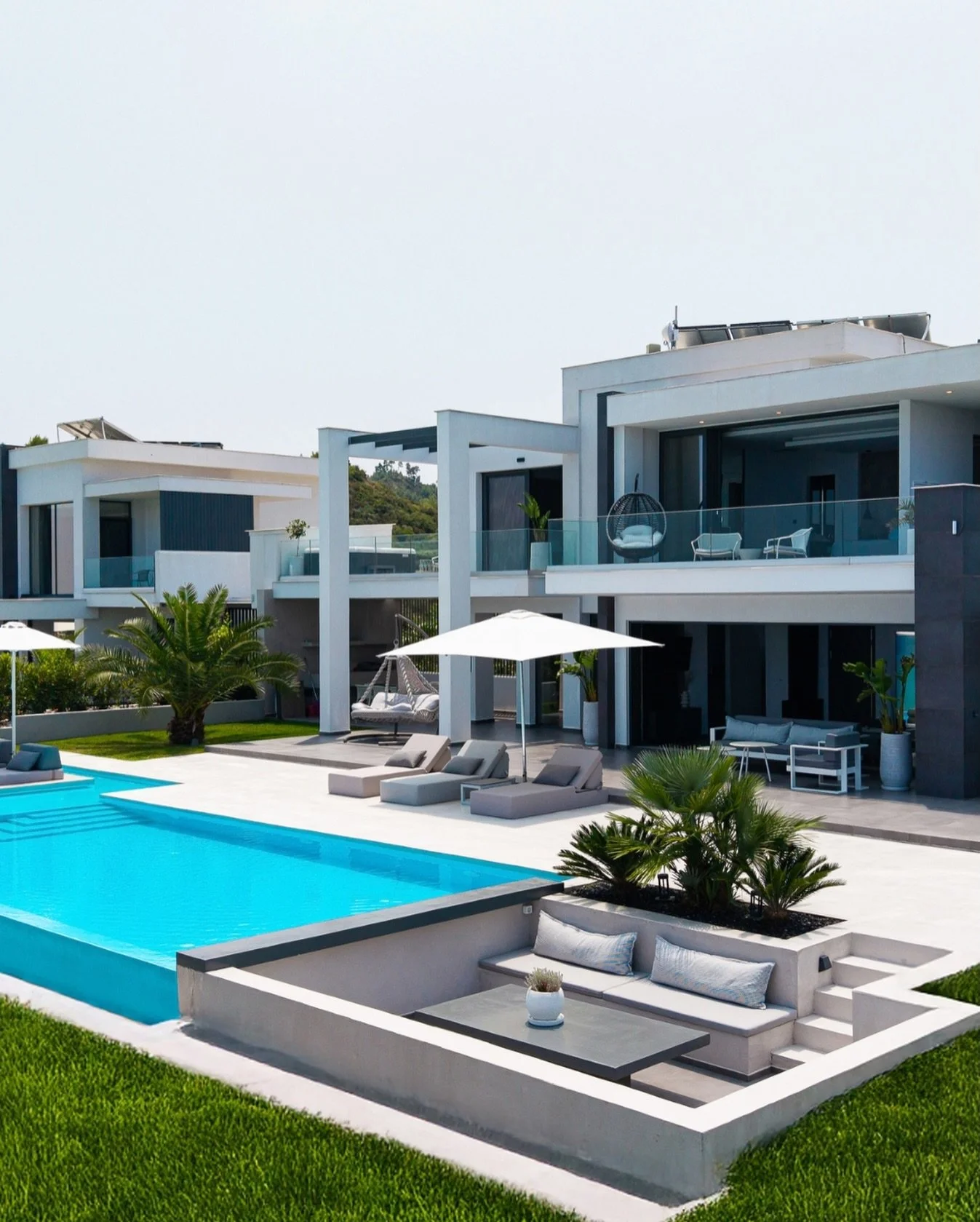 Framed by sea and sky &mdash; a place where summer unfolds effortlessly.
🤍 Secure your villa early.

#HorizonDreamVillas #SeaViewVillas #LuxuryVillasGreece #Halkidiki