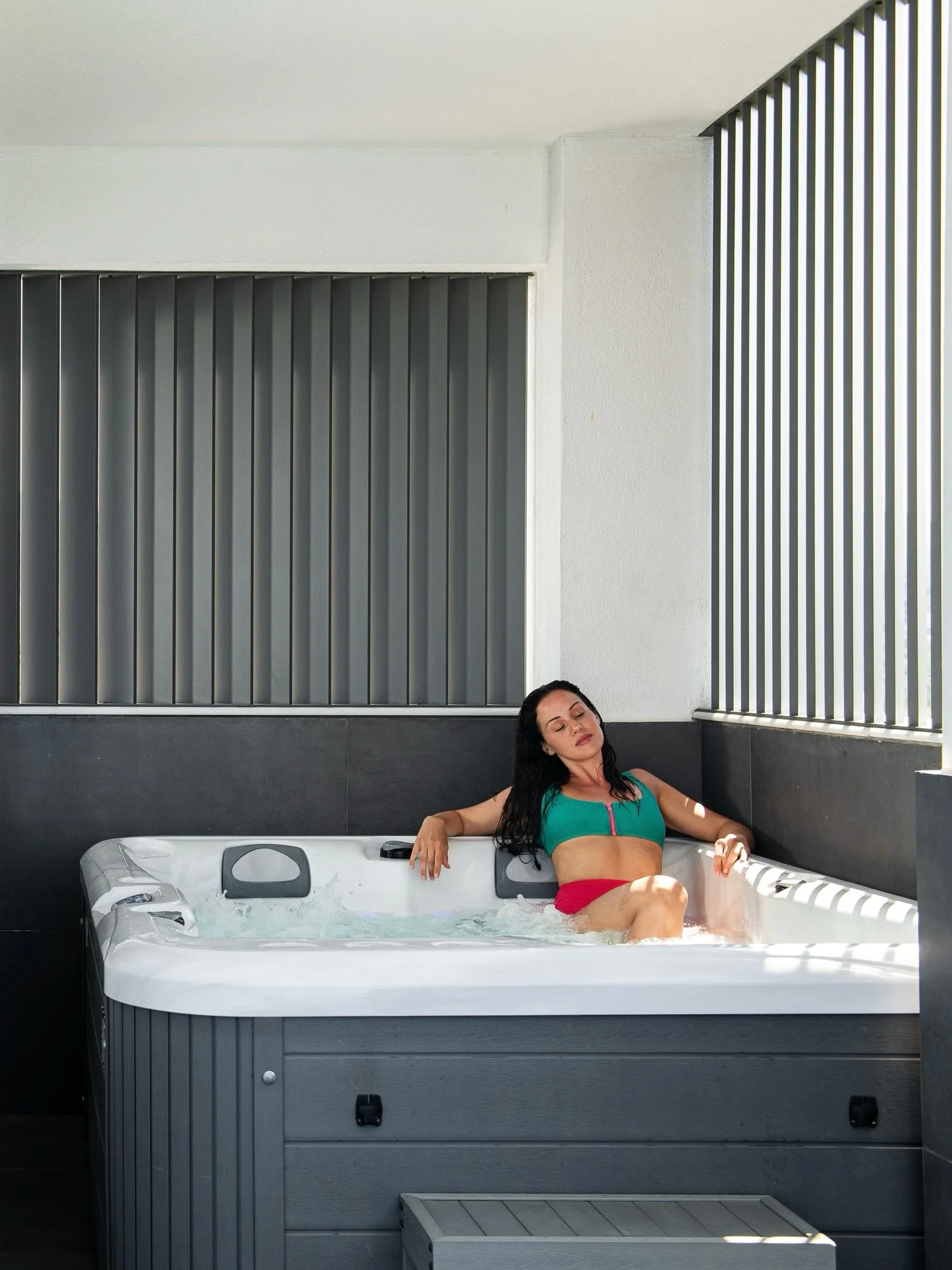 Warm water, quiet light, and time slowing down.

#HorizonDreamVillas #JacuzziVibes #LuxuryStay #WellnessLiving