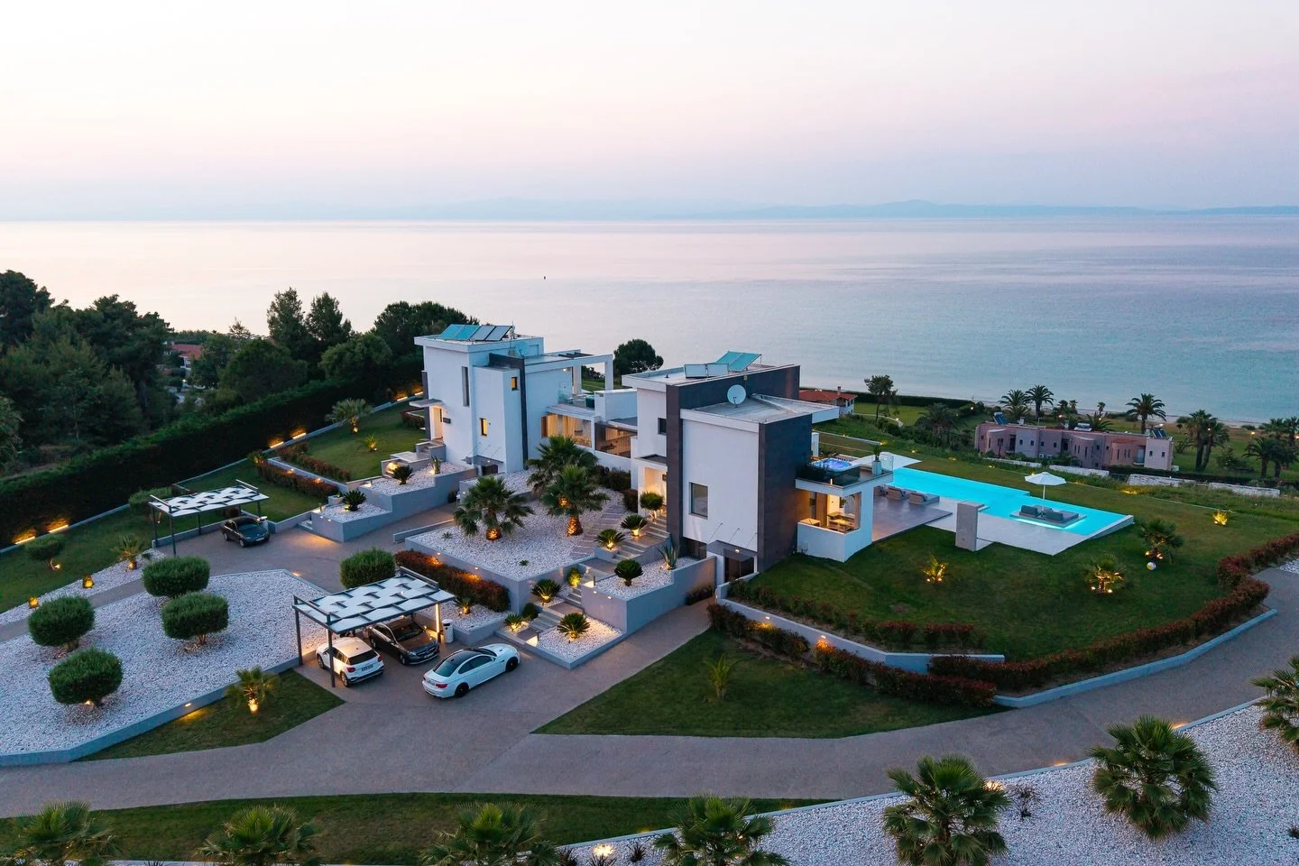 This is where your summer slows down &mdash; if you&rsquo;ve secured your place in time. Limited availability remaining.

#HorizonDreamVillas #PoolsideLiving #GreekSummer #LuxuryStay