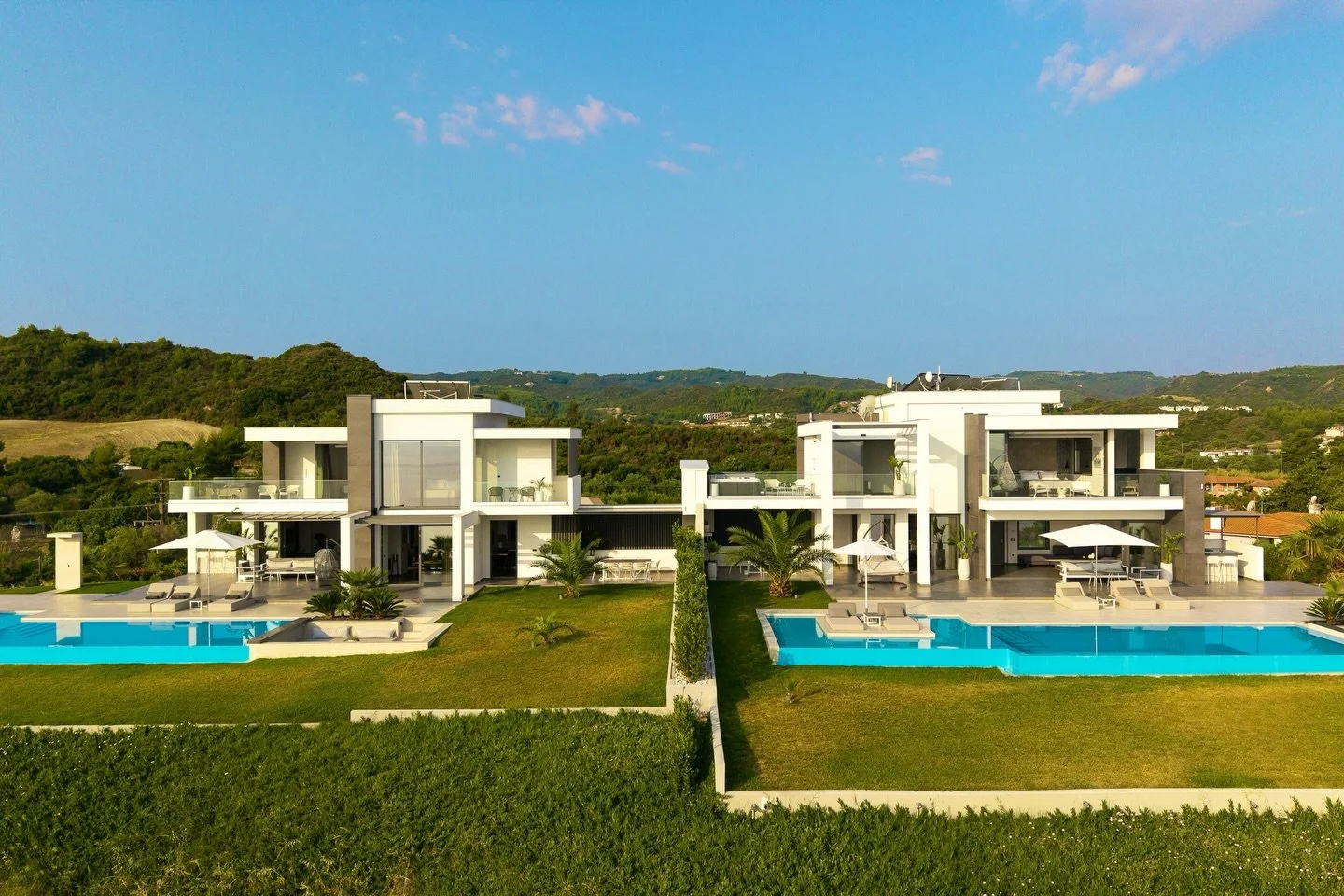 Wake up here &mdash; if you&rsquo;ve planned ahead. Limited summer dates remaining.

#HorizonDreamVillas #VillaMornings #LuxuryStay #GreekEscape