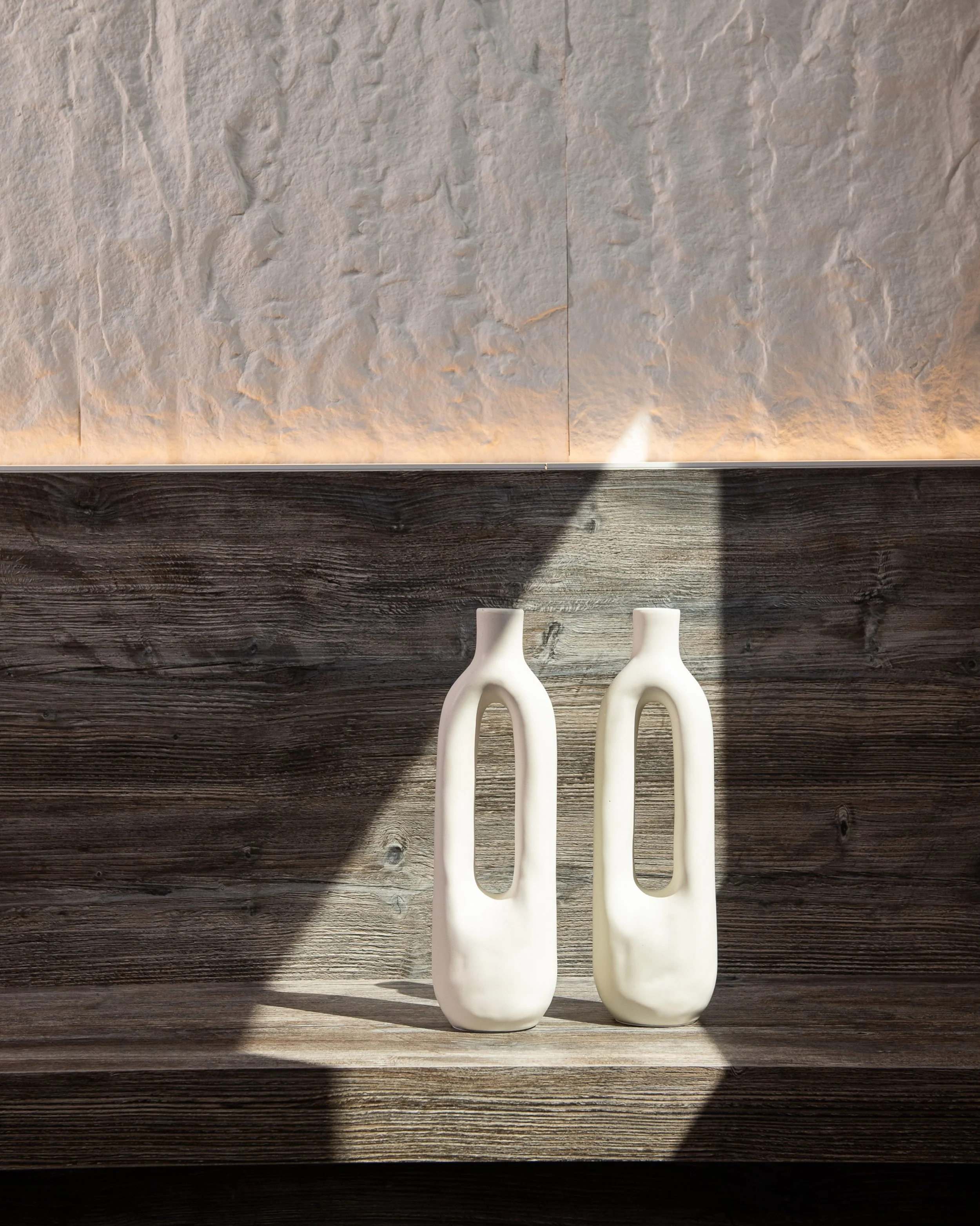 Thoughtfully designed. Naturally inviting. Effortlessly summer.

#HorizonDreamVillas #LuxuryInteriors #SummerLiving #Halkidiki #VillaAesthetics