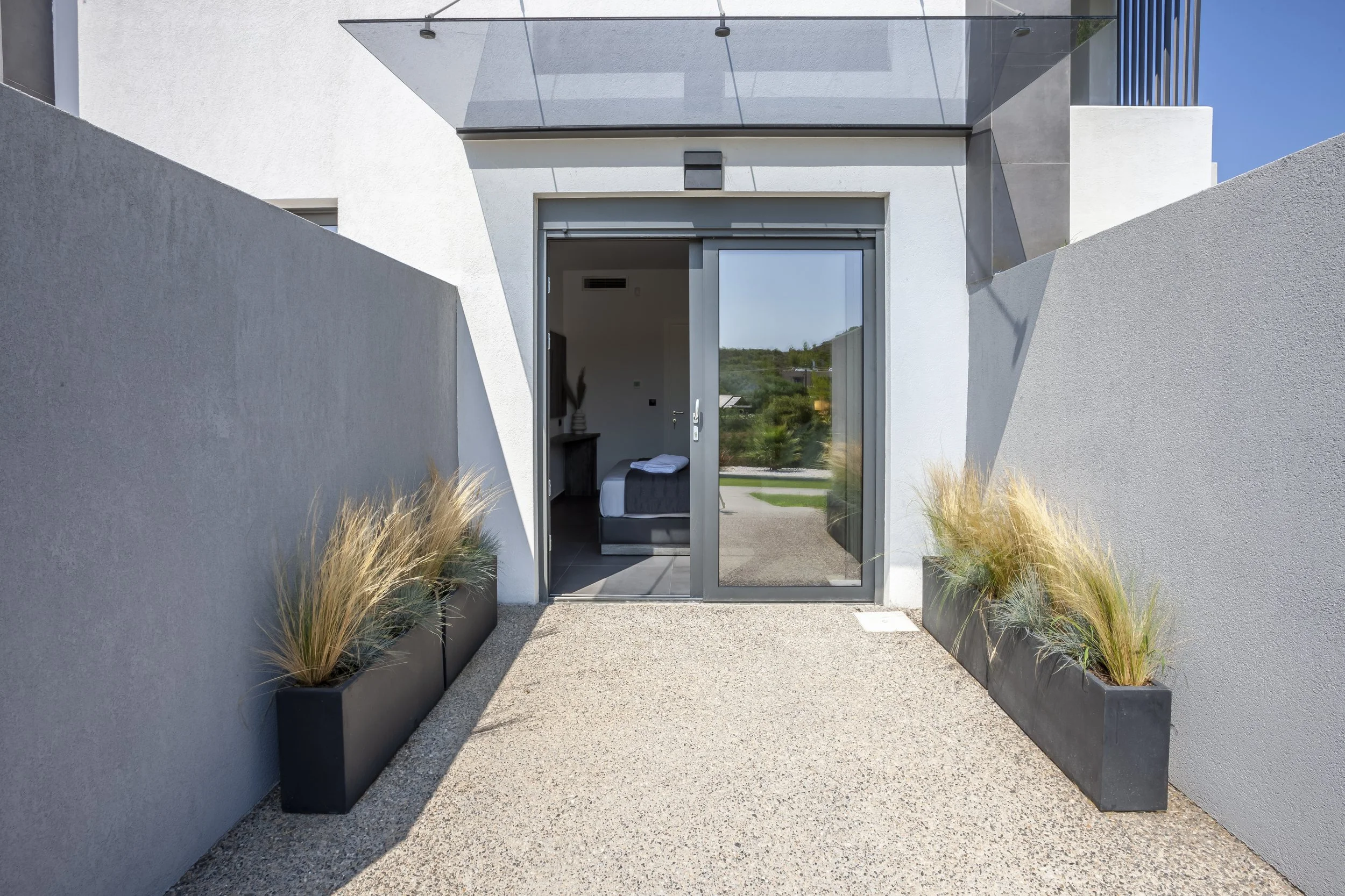 Horizon Dream Villas-Halkidiki- Sapphire Villa bedroom S out (1).jpg