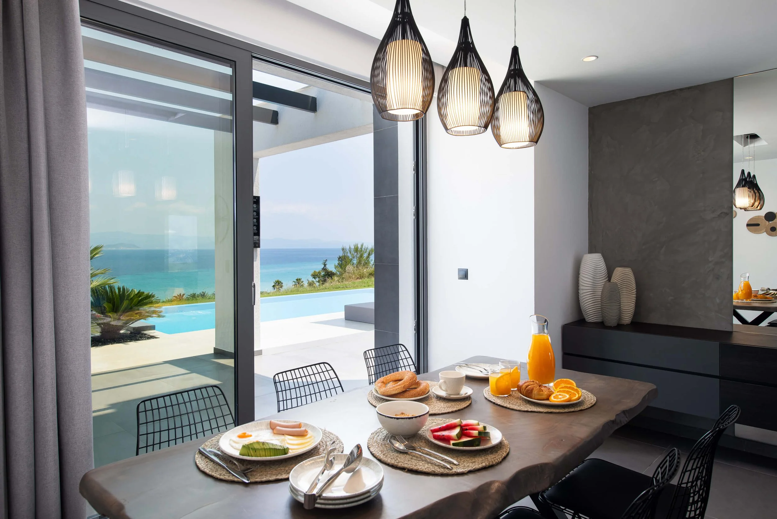 Horizon-Dream-Villas-Halkidiki-Sapphire-Villa-Dining-room-(3).jpg