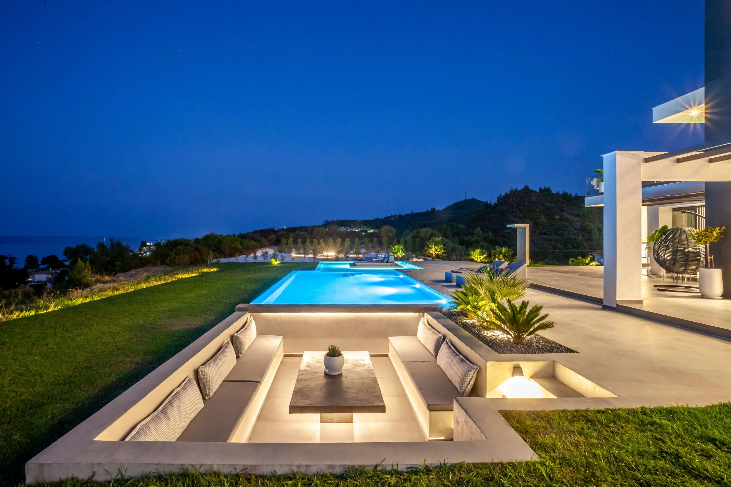 Sapphire Villa Halkidiki private infinity pool and luxurious outdoor area with sea views- Kassandra, Haniotis
