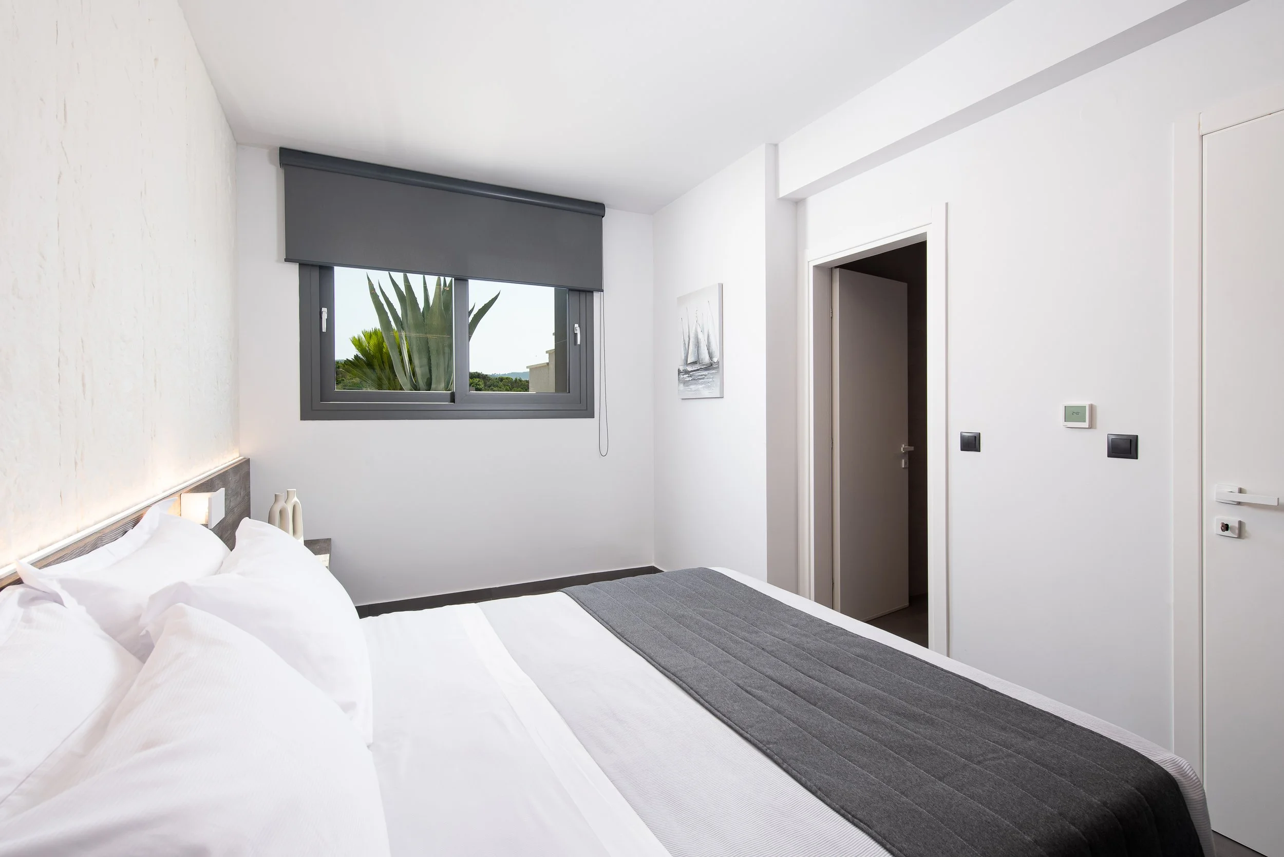 Horizon Dream Villas-Halkidiki Sapphire Villa bedroom in down (3).jpg