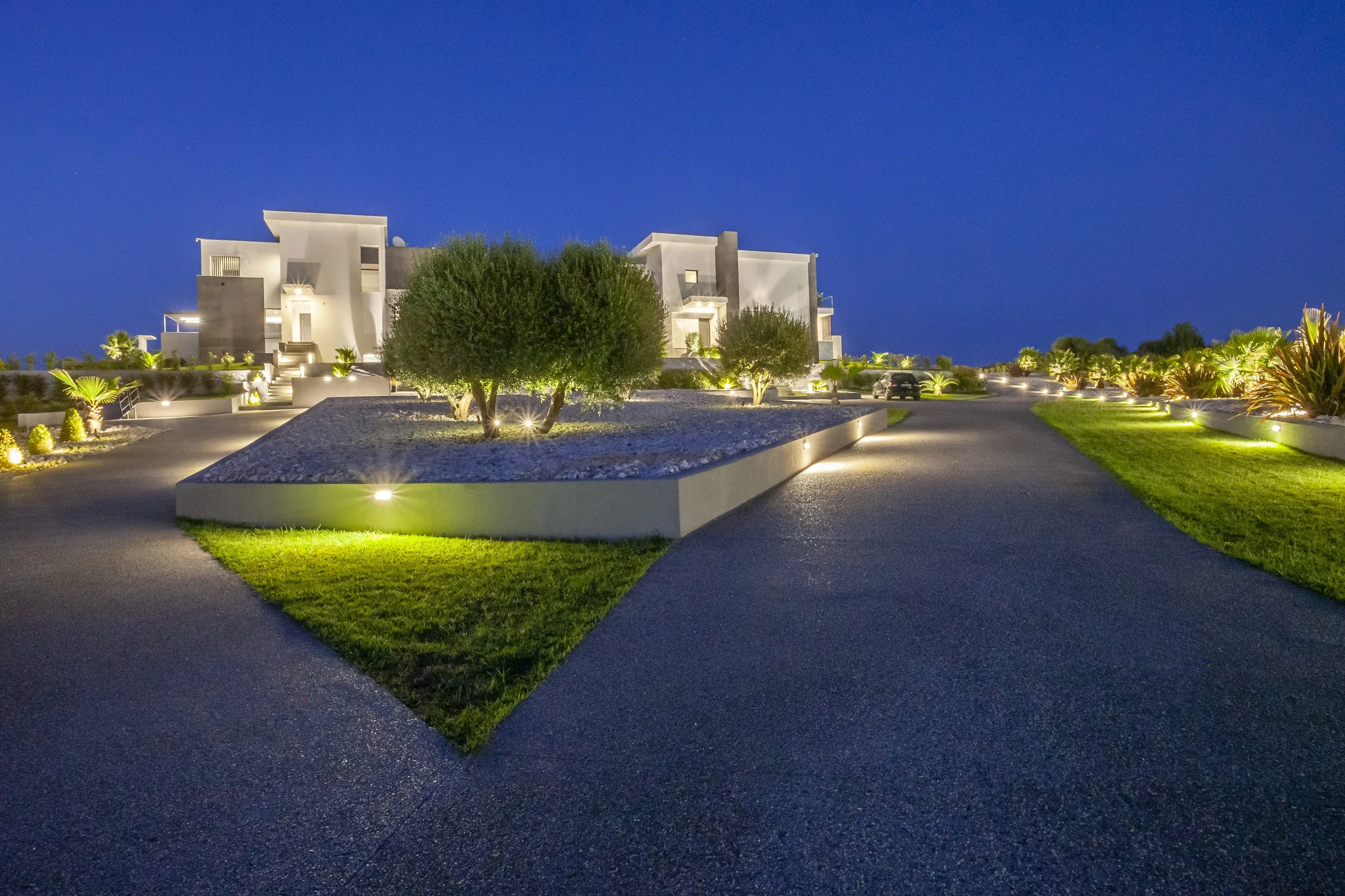 Horizon Dream Villas-Halkidiki- Sapphire Villa parking area (1).jpg