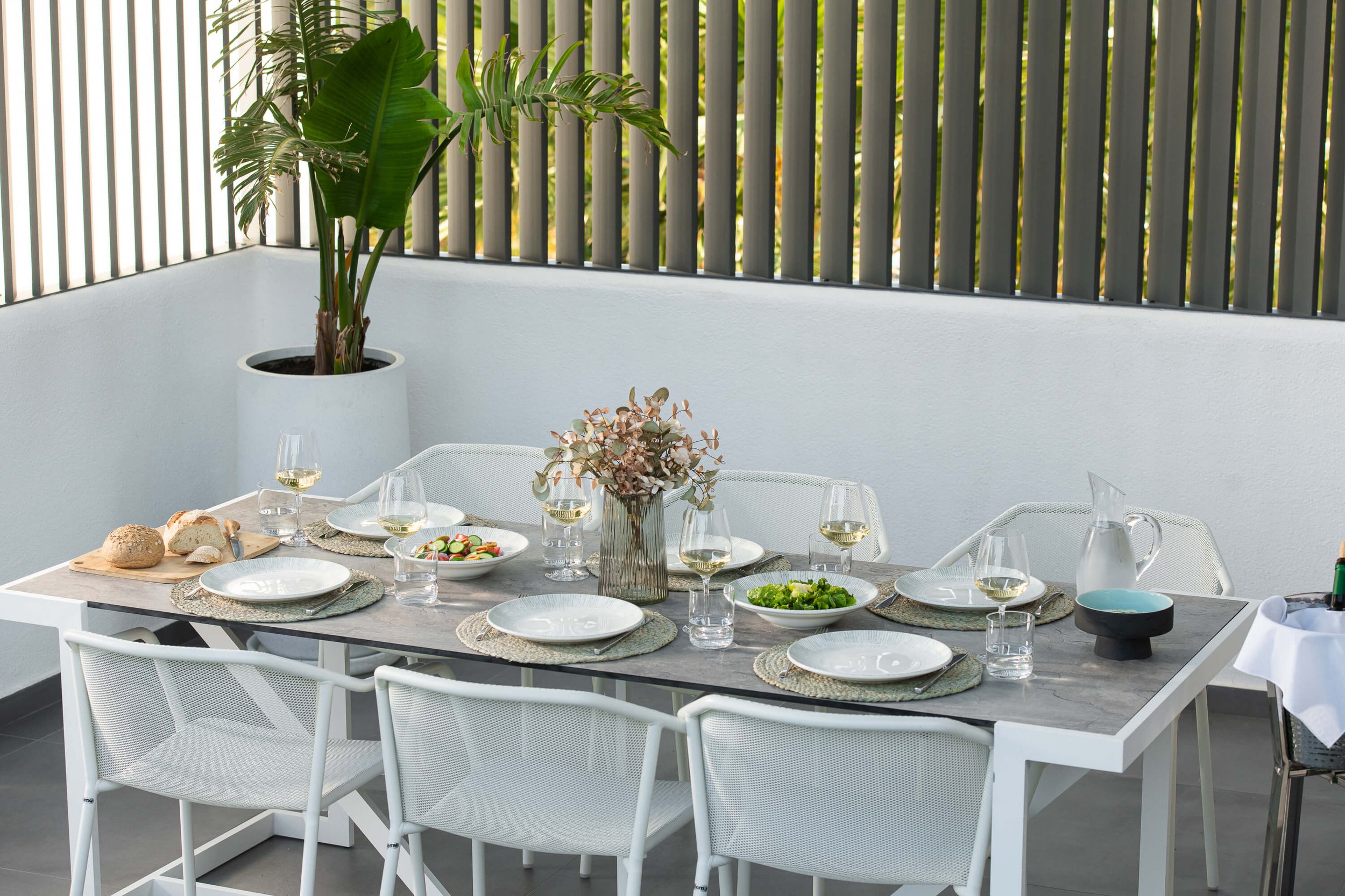 Fresco dining area and poolside bar at Sapphire Villa luxury Halkidiki Kassandra