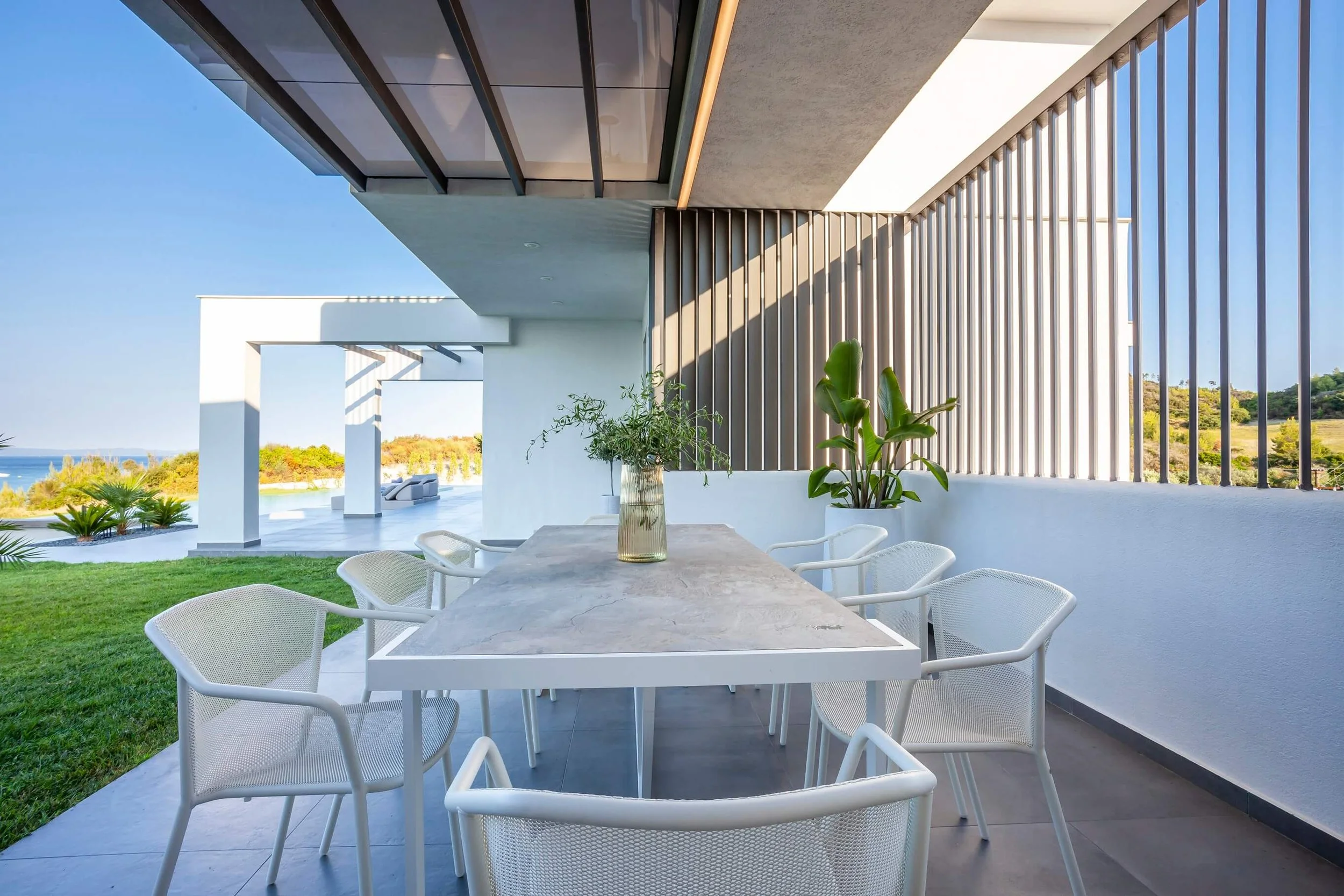 Horizon-Dream-Villas-Halkidiki-Sapphire-Villa-Pool-and-outside area-(5).jpg