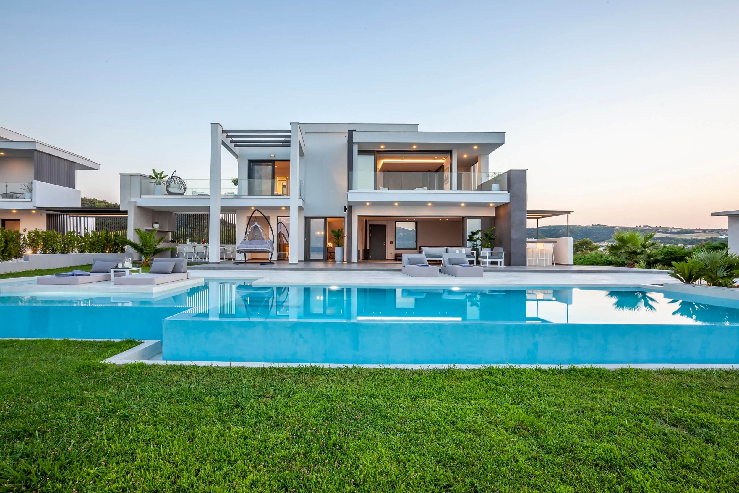 Horizon-Dream-Villas-Halkidiki-Antonio-Villa-Pool-and-Outside-area-(4).jpg