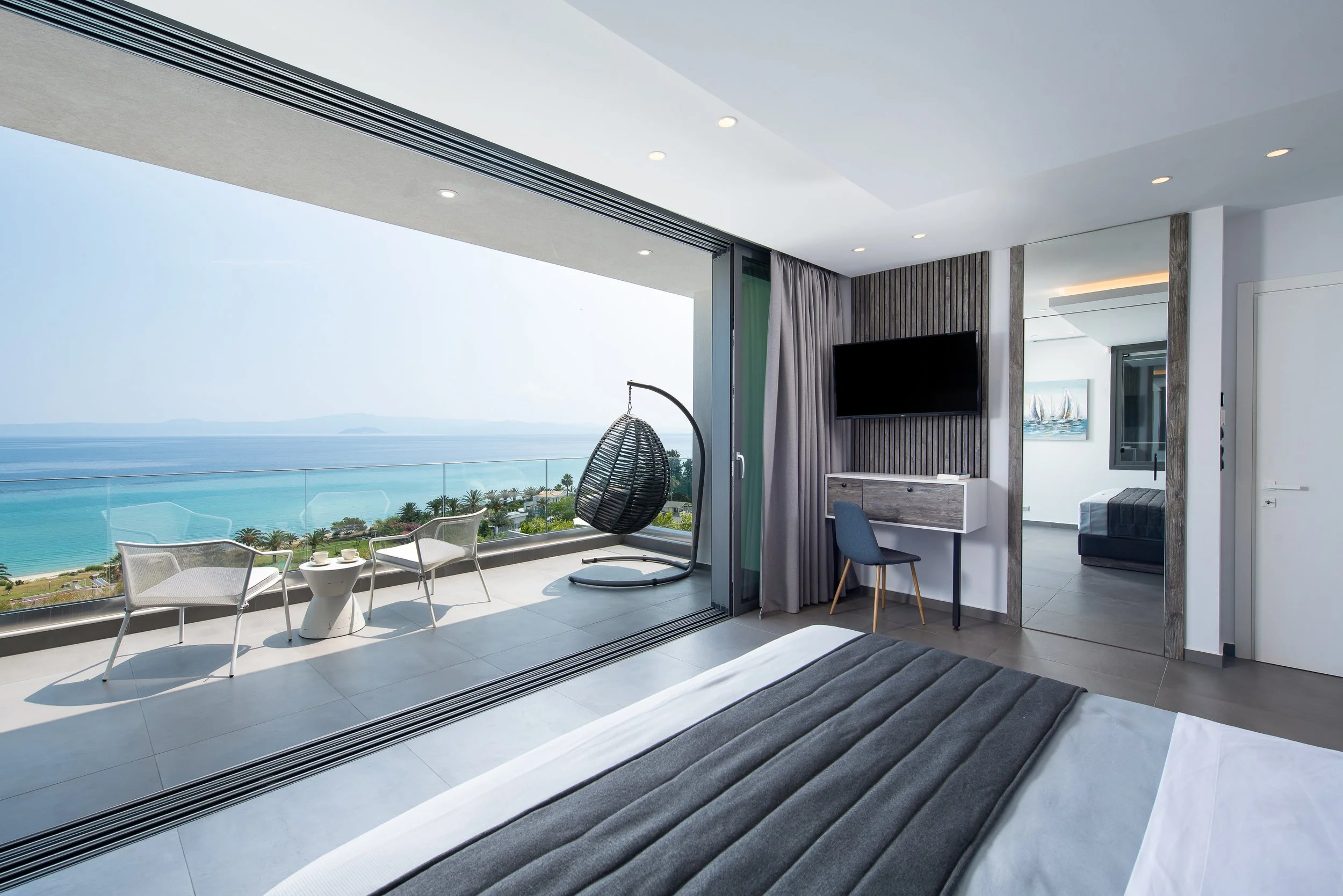 Horizon Dream Villas-Halkidiki Antonio Villa bedroom Left up (8).jpg