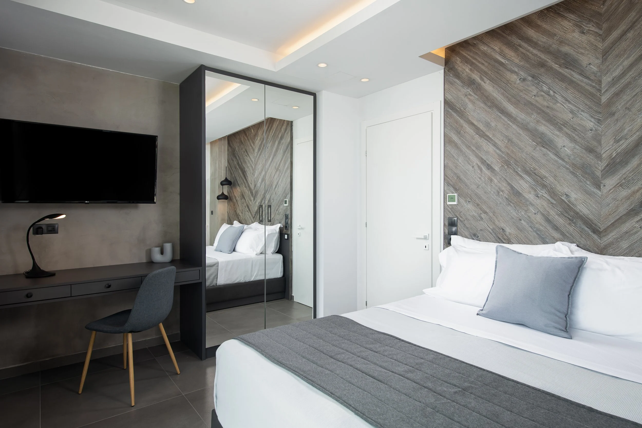 Horizon Dream Villas-Halkidiki- Sapphire Villa bedroom S up (6).jpg