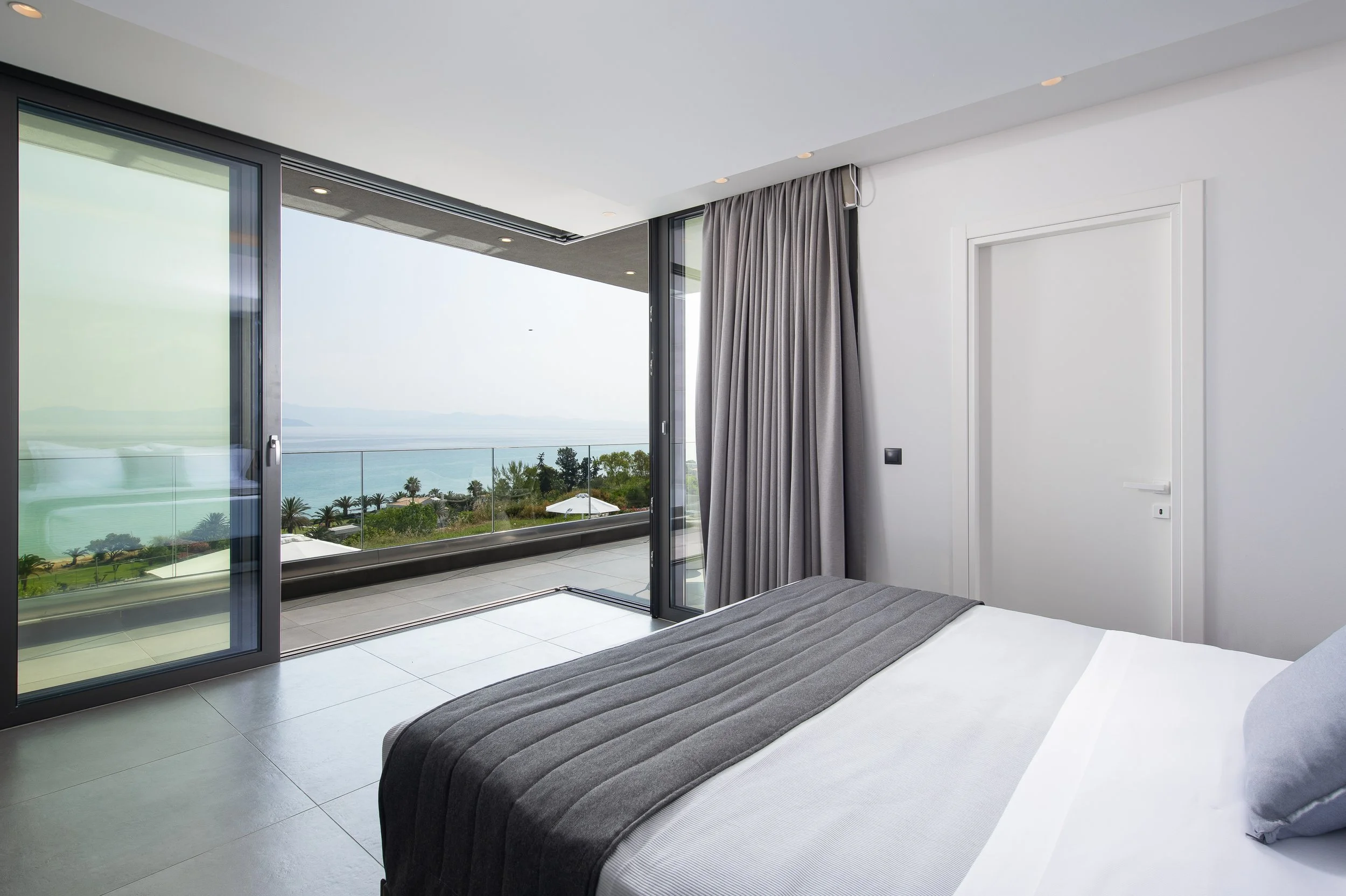 Horizon Dream Villas-Halkidiki Sapphire Villa bedroom L up (3).jpg