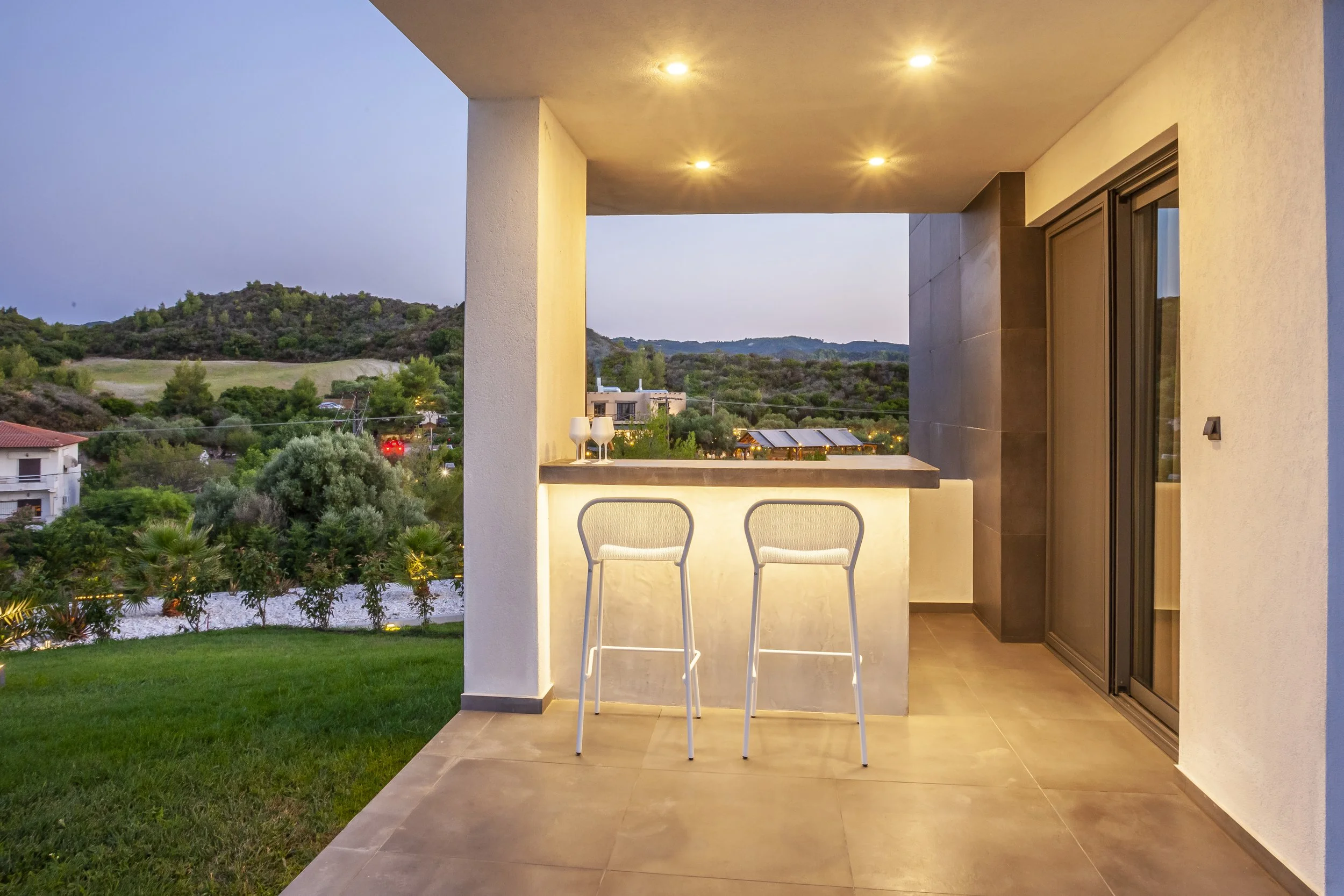Horizon Dream Villas-Halkidiki- Sapphire Villa Dining area outside (1).jpg