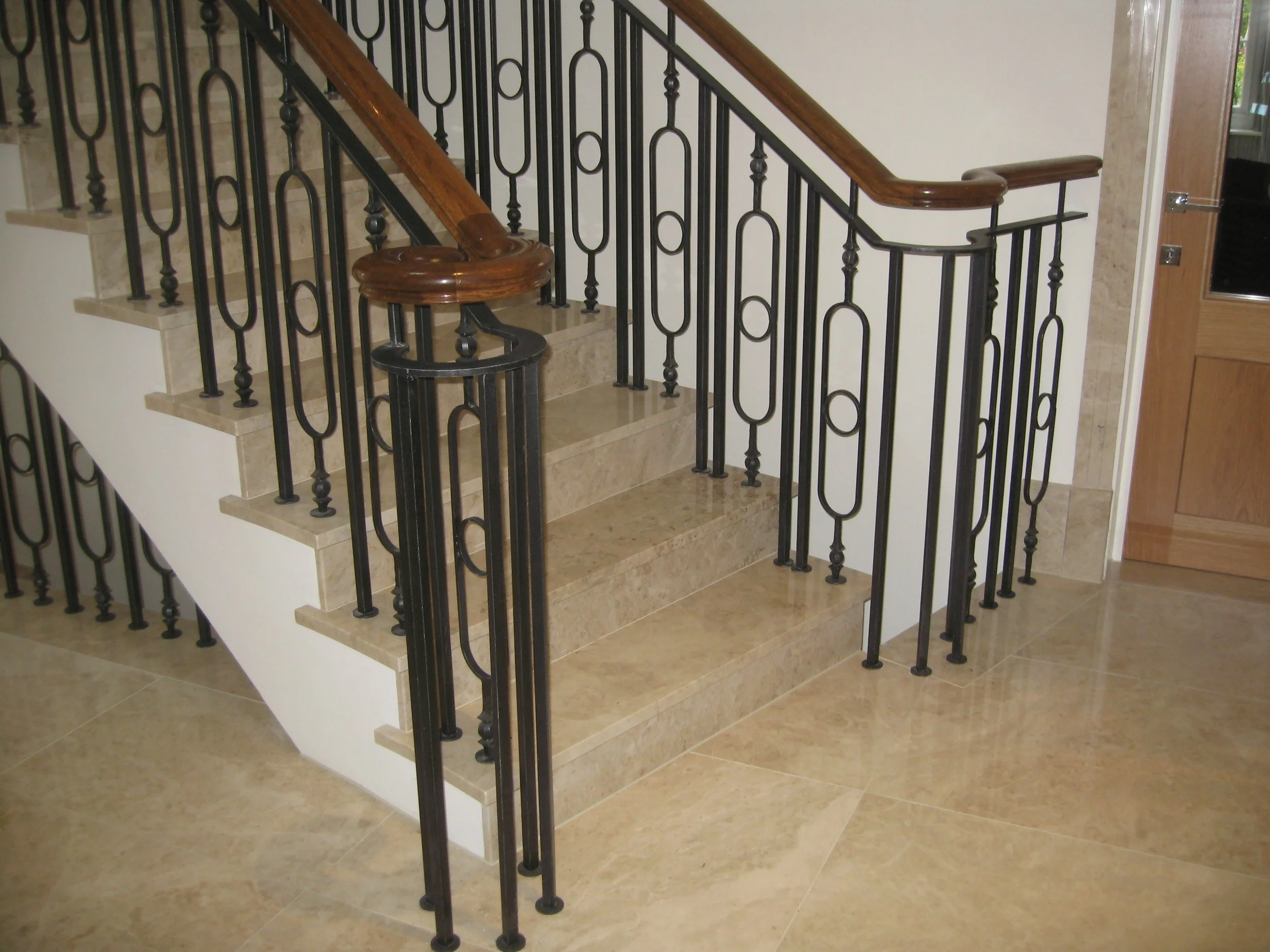 OLD OAK BALUSTRADE 013.jpg