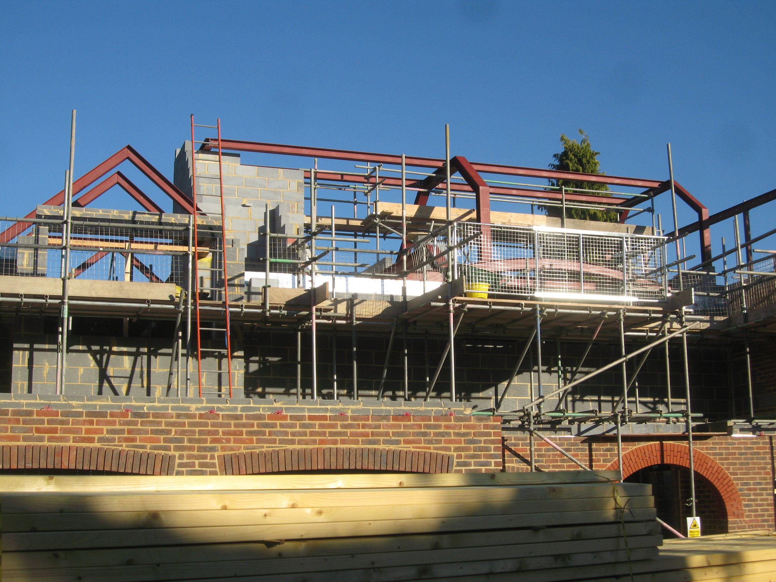 OXSHOTT RISE ROOF STRUCTURE.JPG