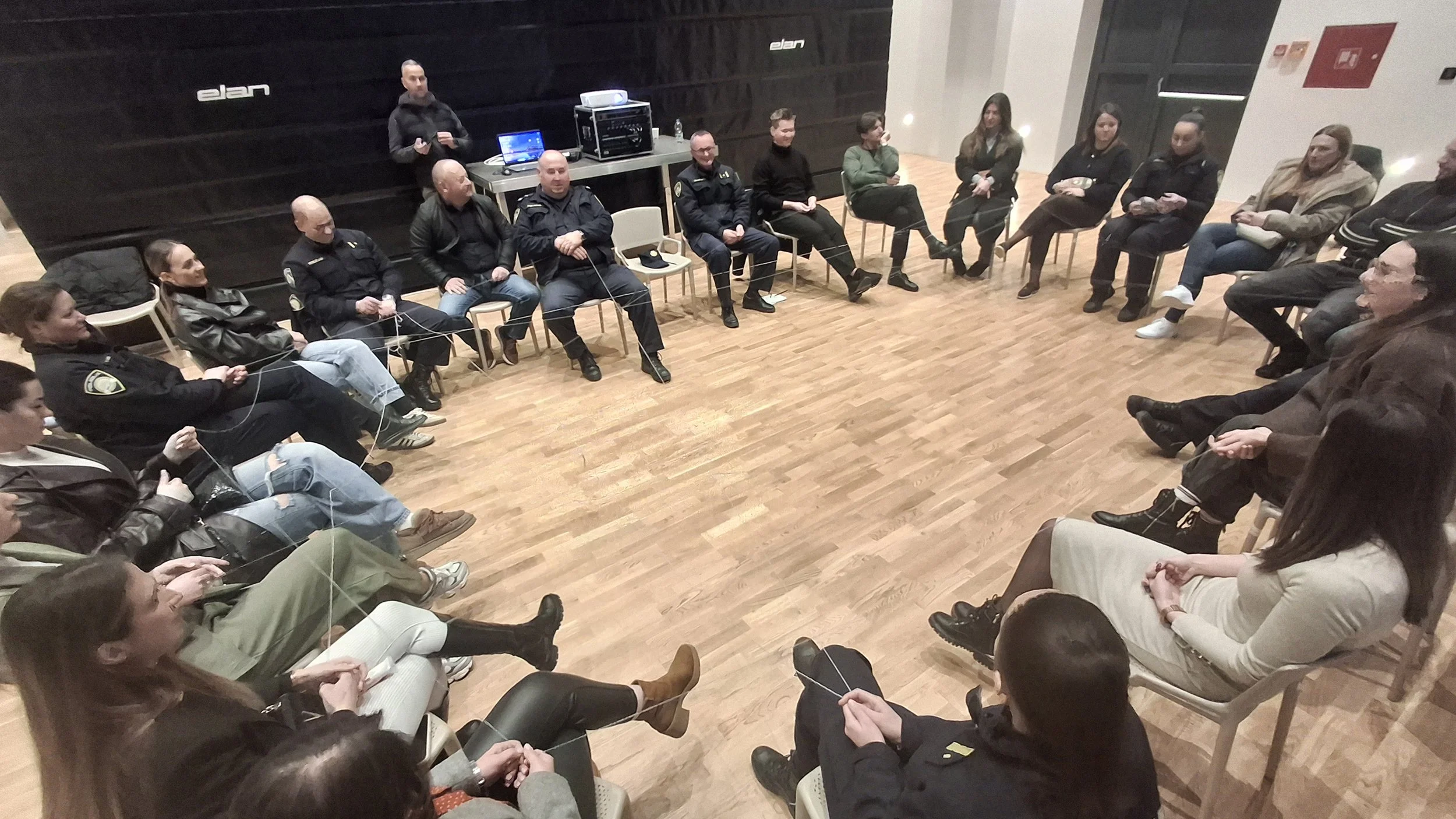 Nova suradnja i zajednička inicijativa za uspješniju komunikaciju i izgradnju odnosa povjerenja policije i građana