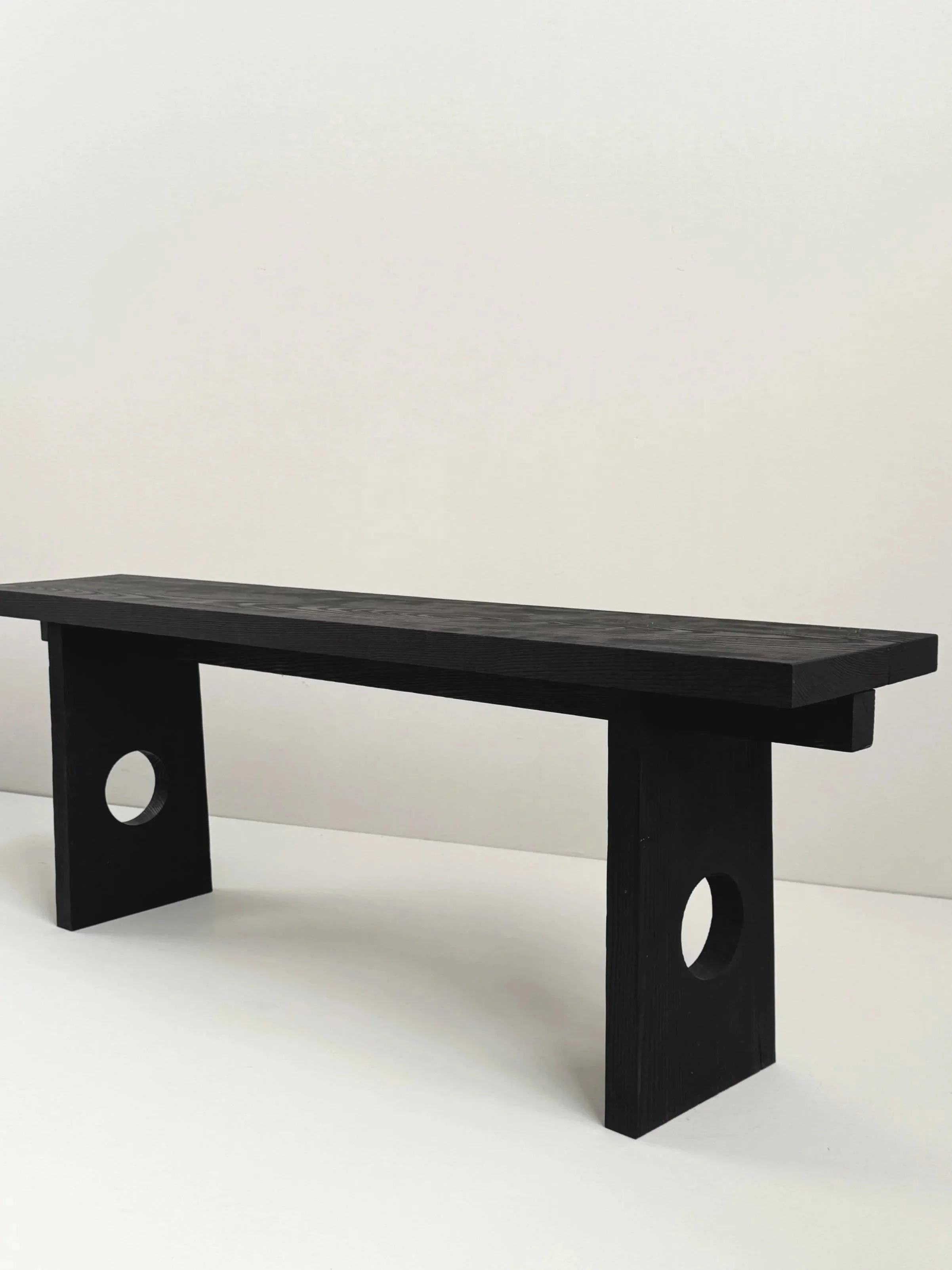 Banco de Fresno Ebonizado