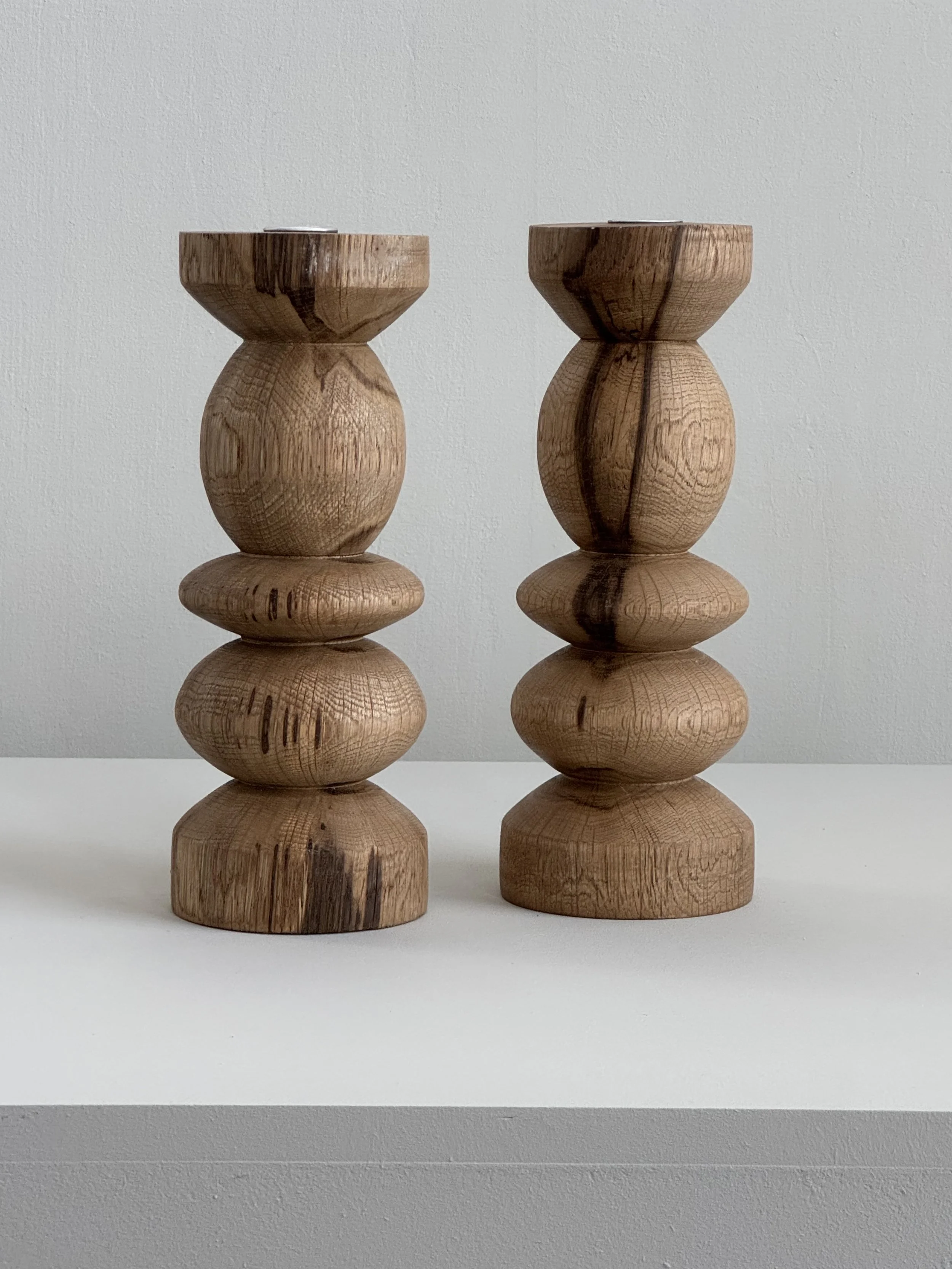 Candelabros Torneados en Madera de Roble