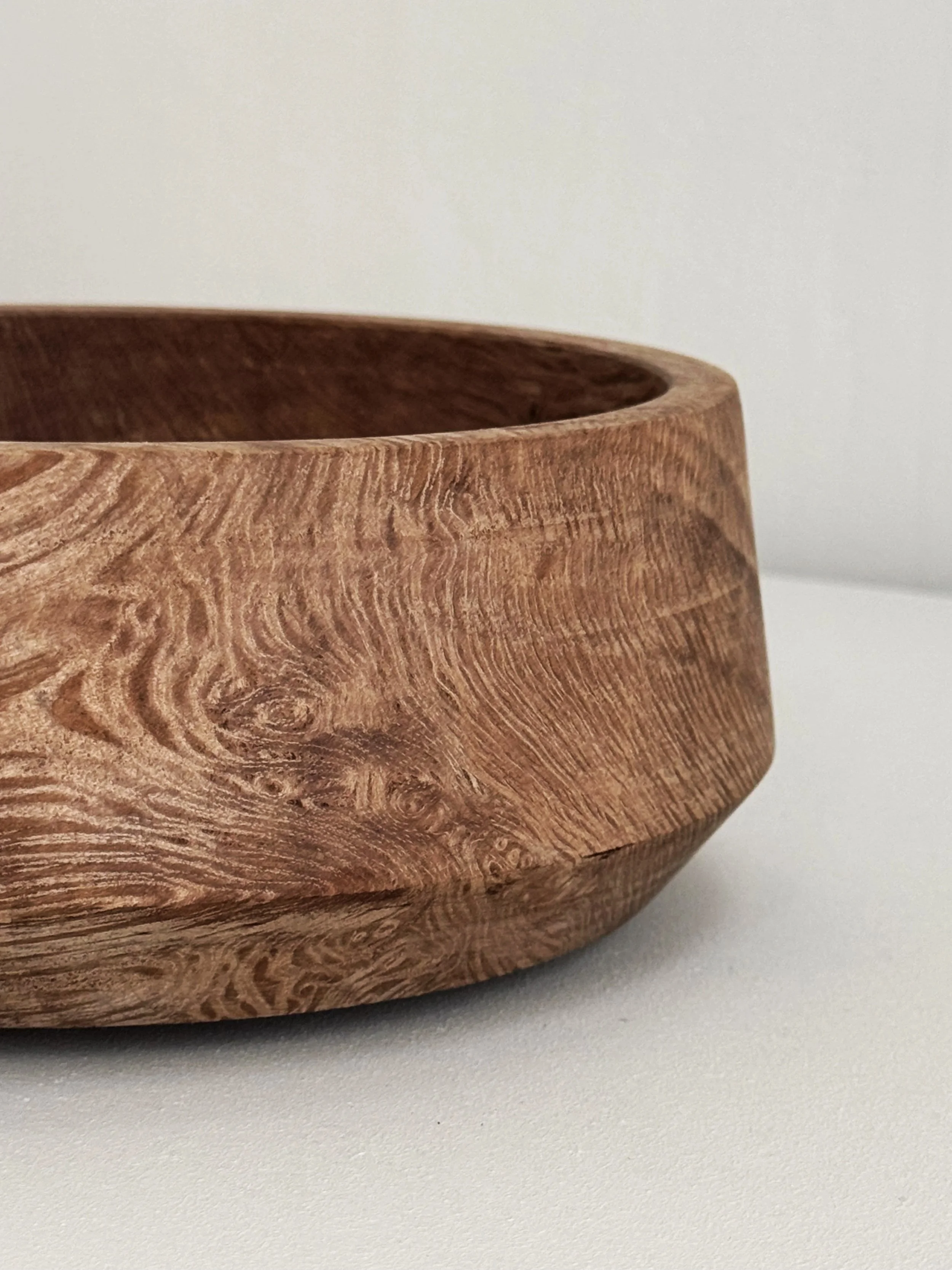 Bol de madera de encina