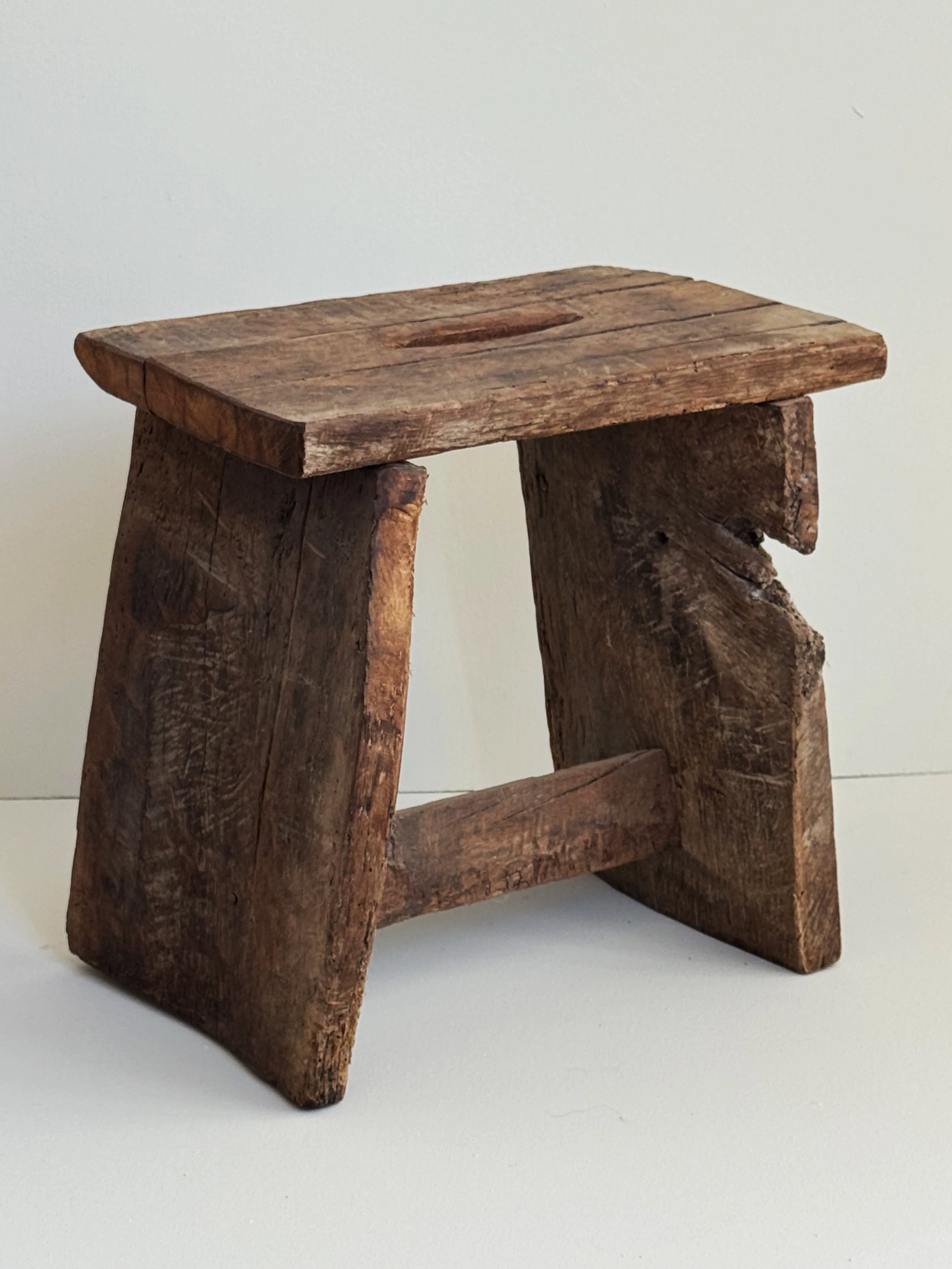 Taburete Rústico de Roble