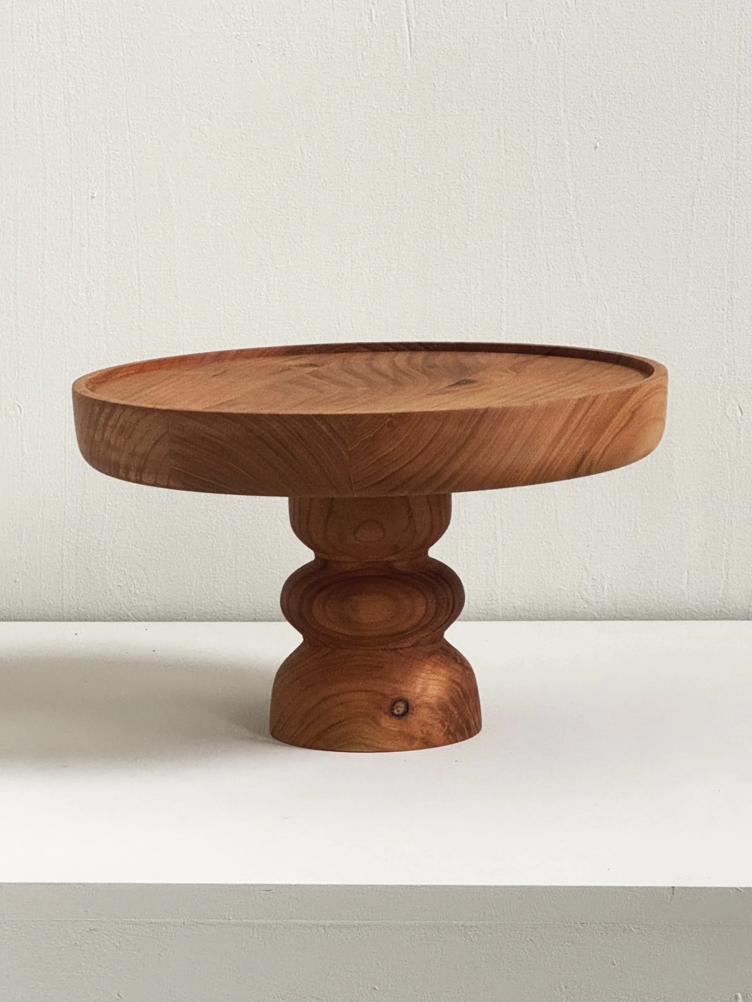 Soporte para Pasteles de Cerezo Torneado