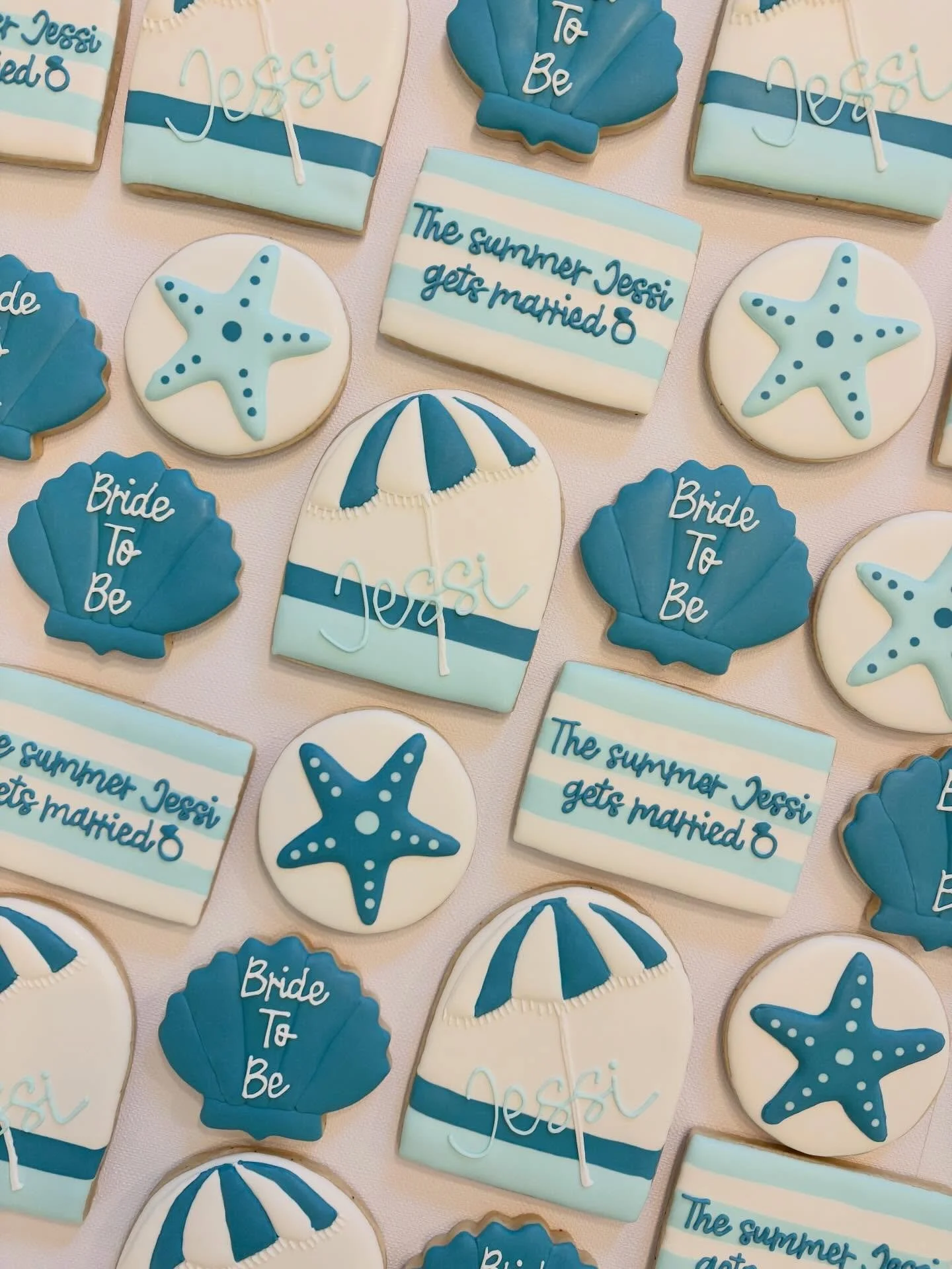 The summer Jessi gets married 💍🥂

#homemadecookies #customcookies #sugarcookies #bacherlottecookies
#wesleychapelcookies