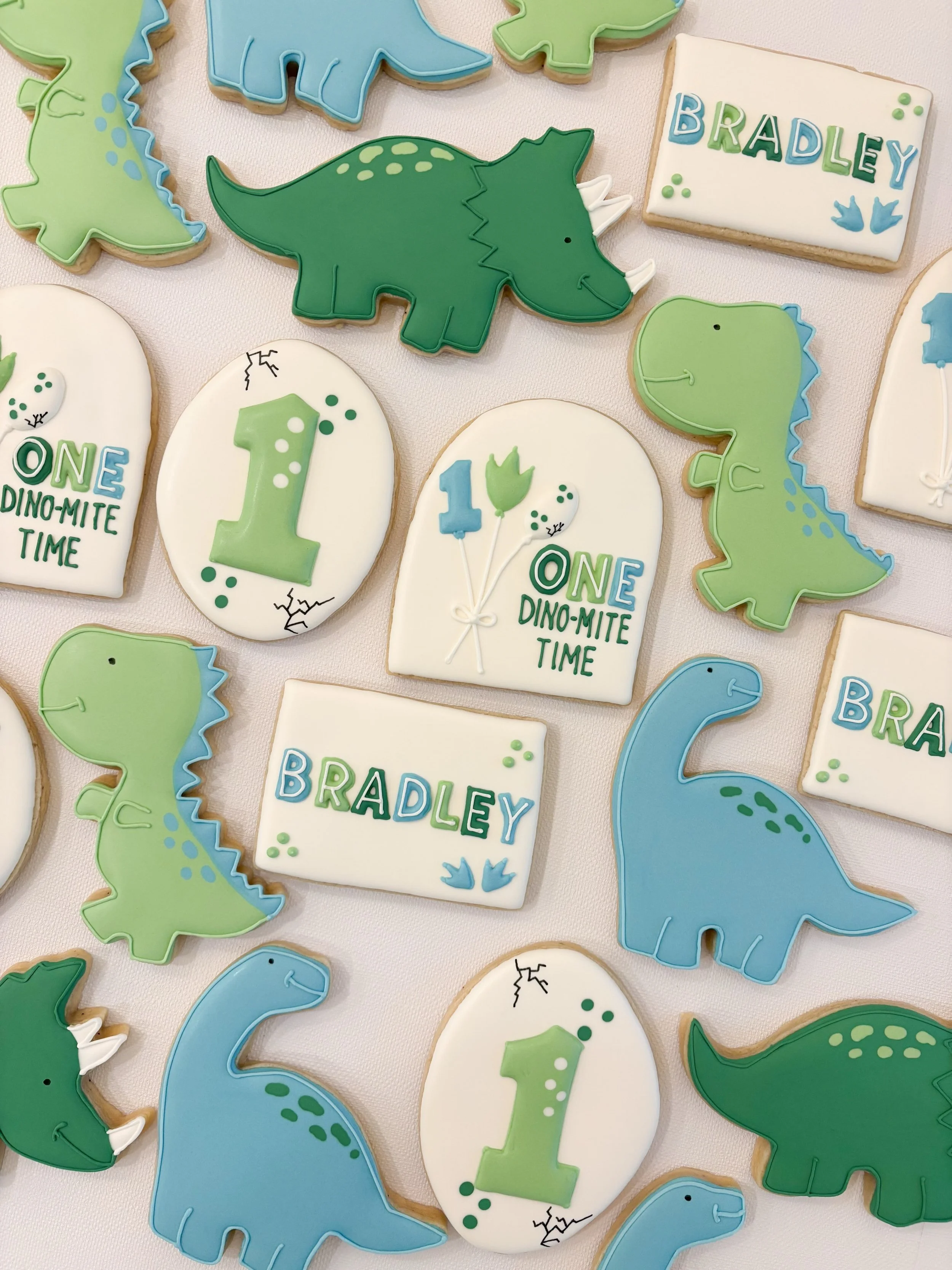ONE Dino-Mite Time 🦖🦕

#homemadecookies #customcookies #sugarcookies #birthdaycookies
#wesleychapelcookies