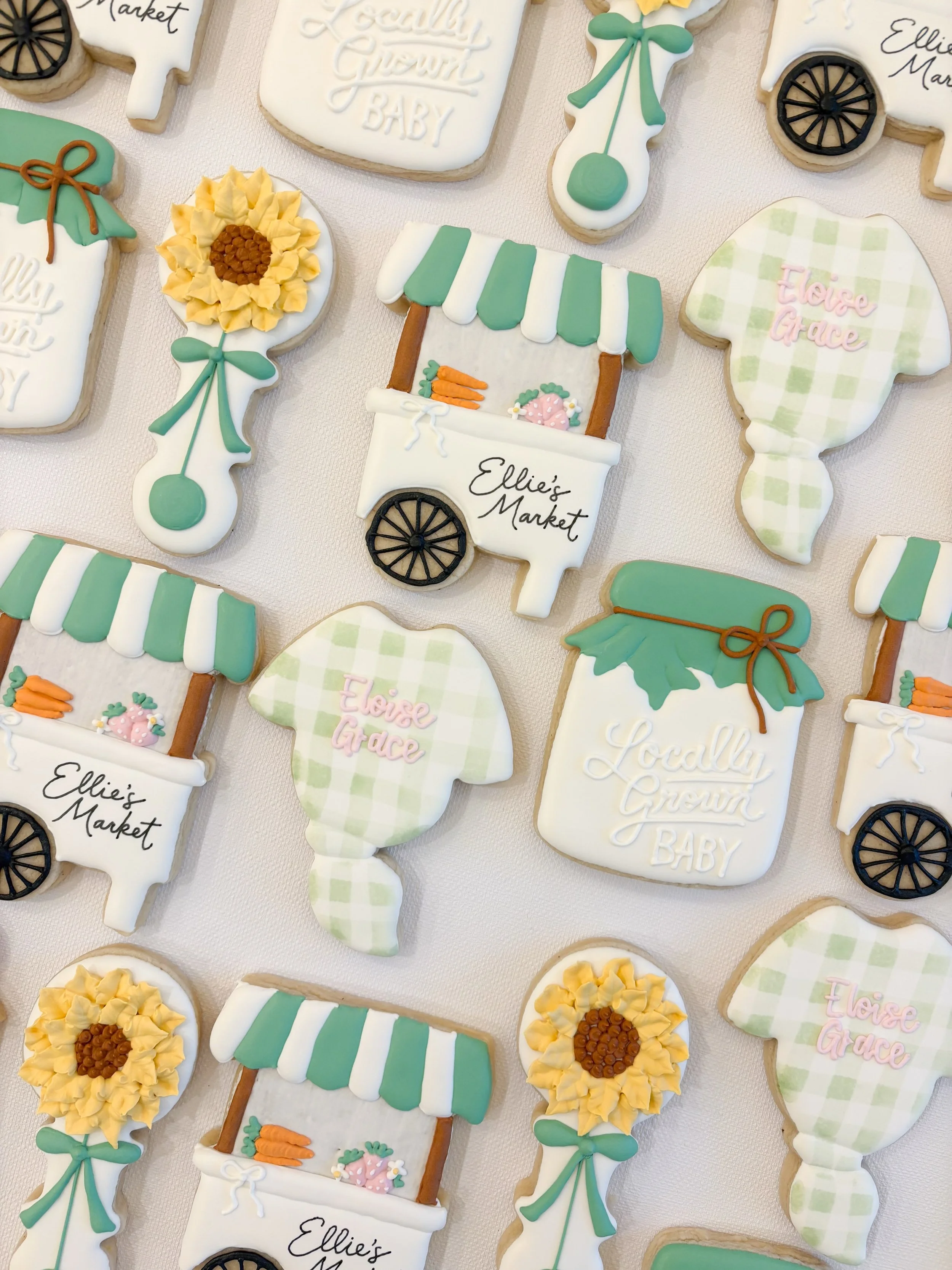 Something sweet is growing! 🍓🌻

#homemadecookies #customcookies #sugarcookies #babyshowercookies
#wesleychapelcookies