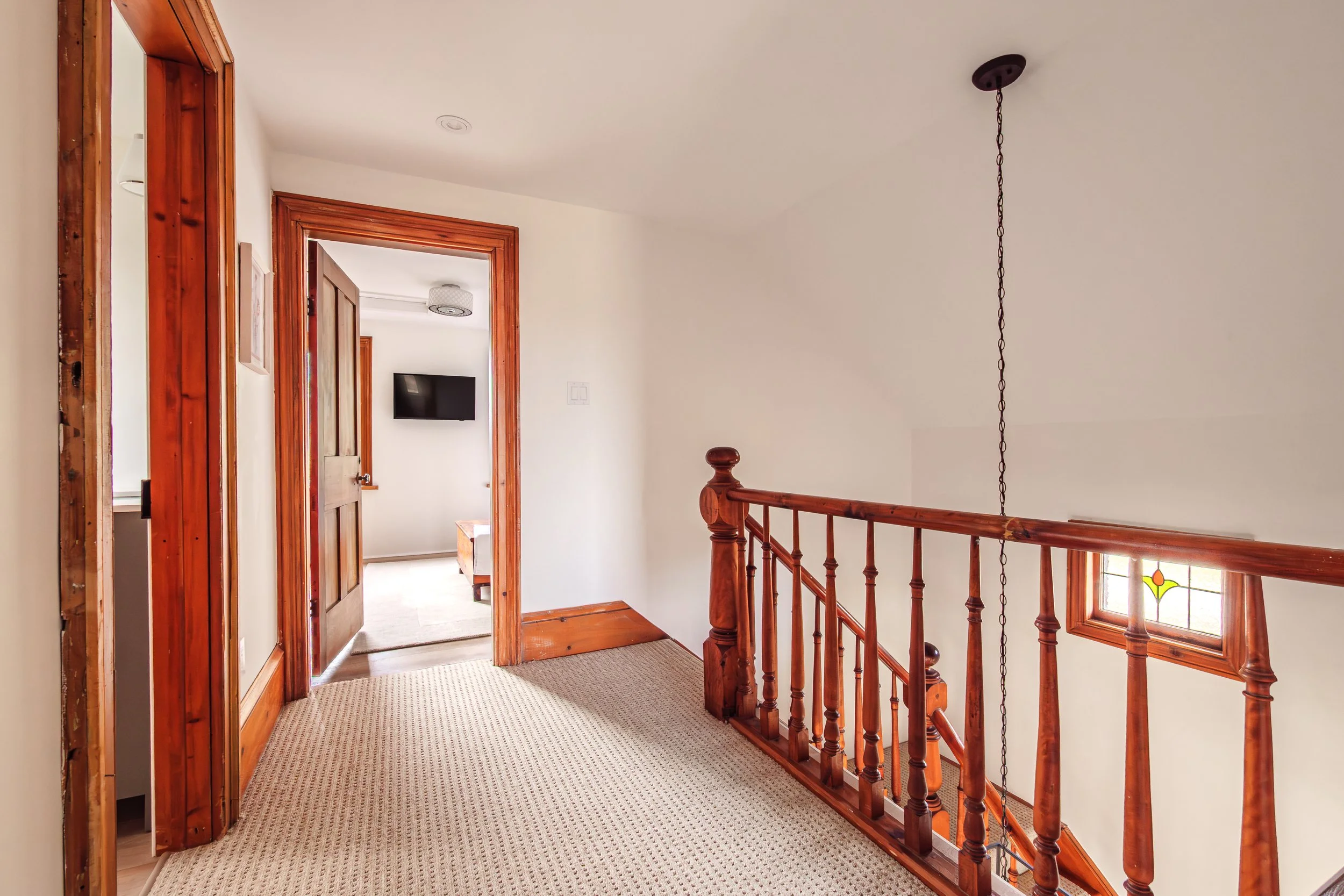 thick carpet in the hall and stairs