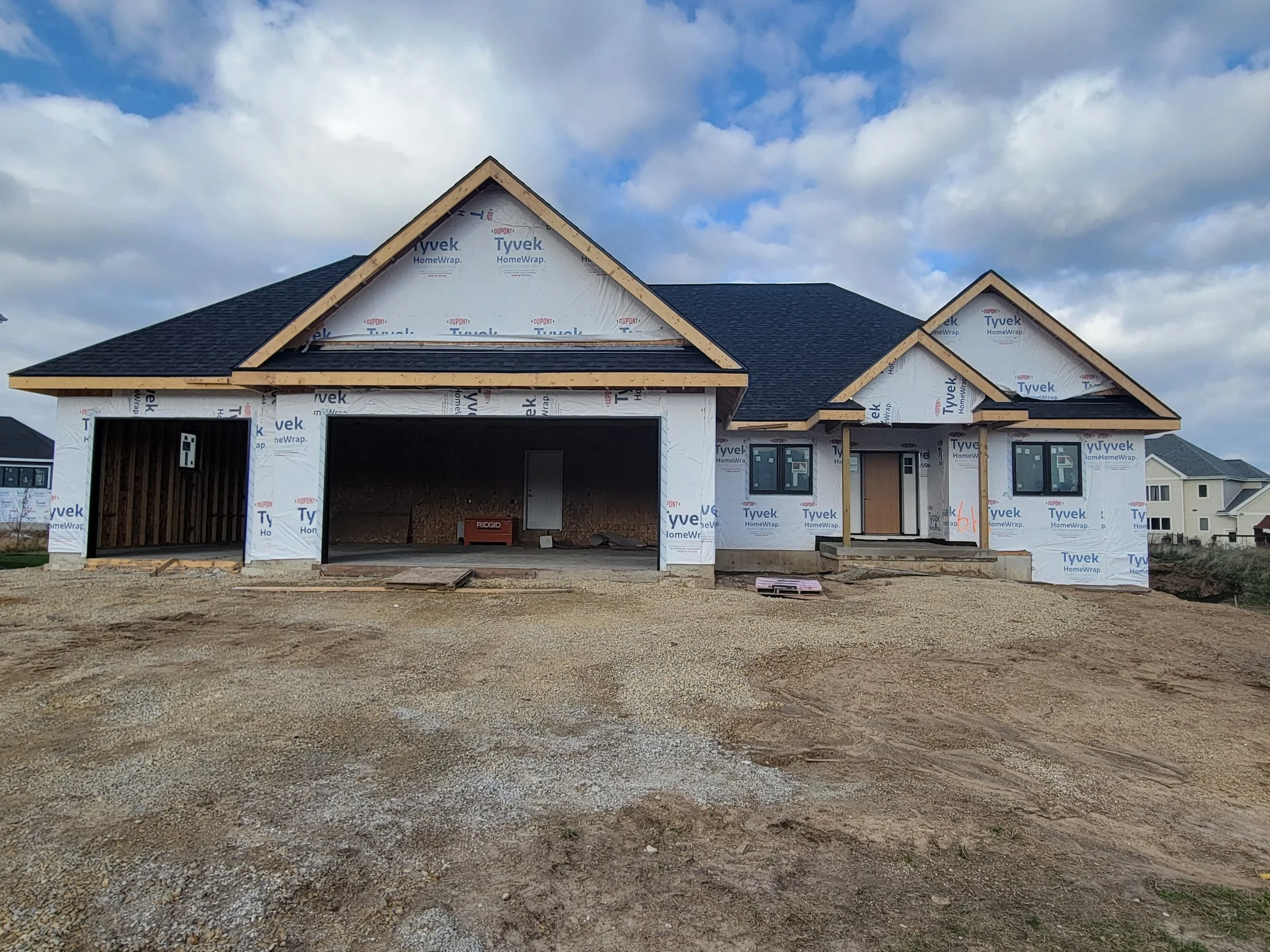 Interviewing Your Builder: 5 Questions To Ask Before You Sign