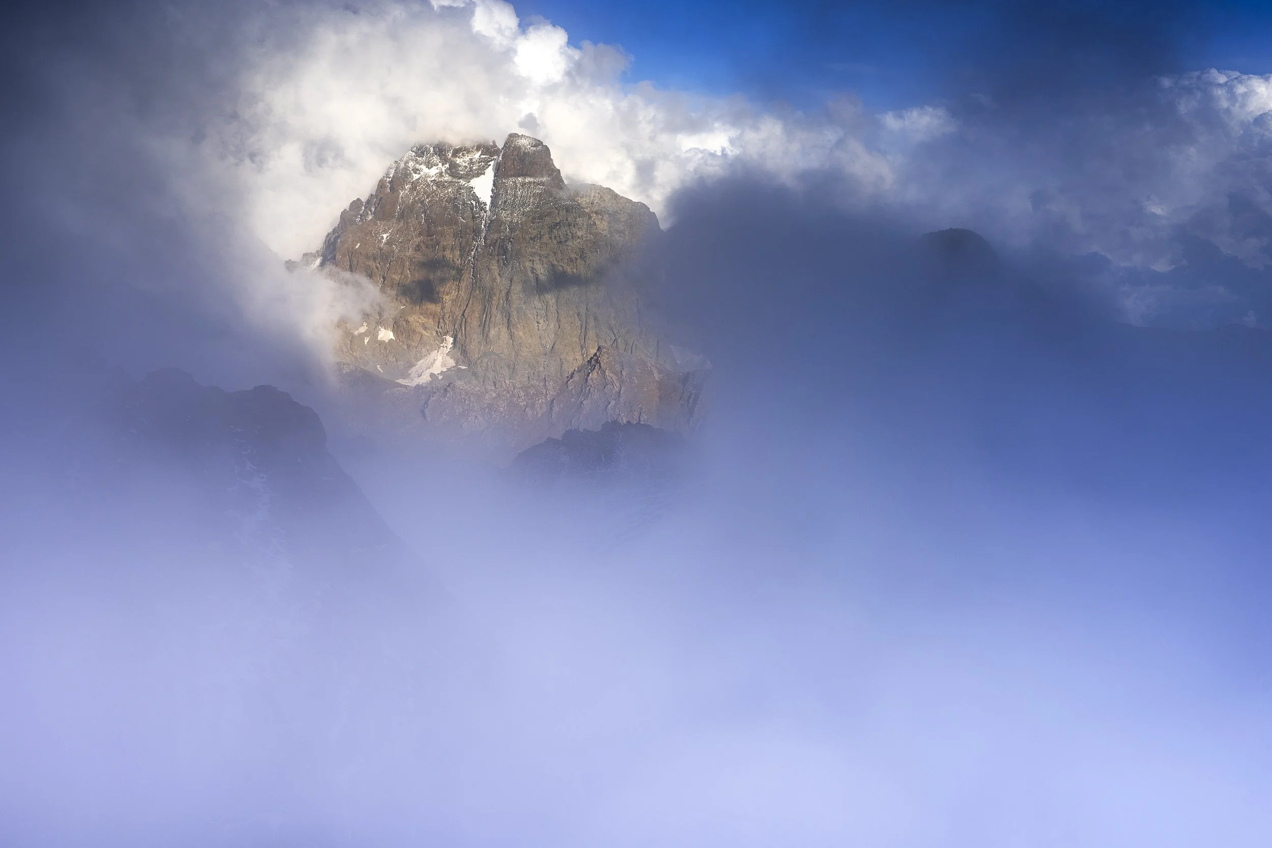 A Travers la Nebbia.jpg