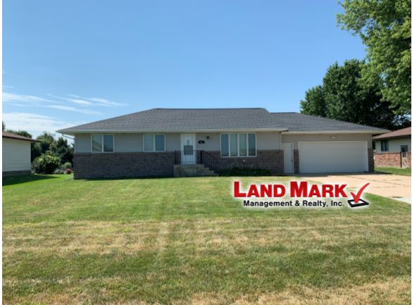 401 West 20nd ST - Schuyler