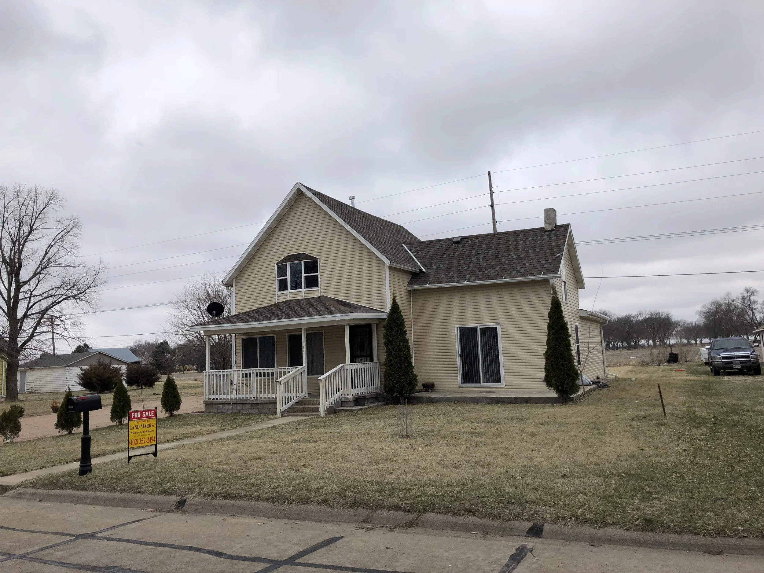 615 Gold ST - Schuyler