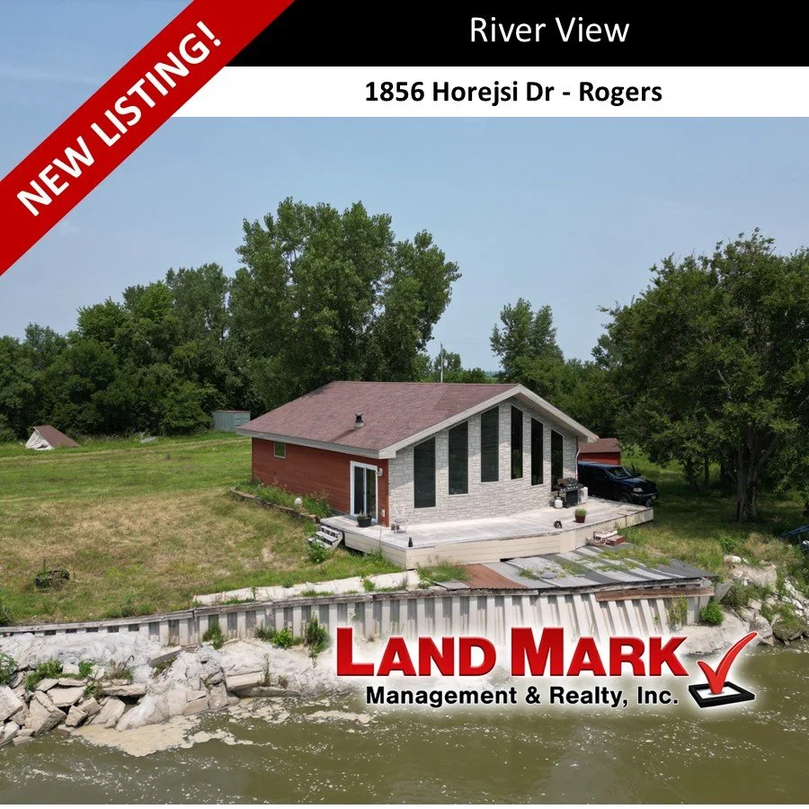 1865 Horejsi Dr - Rogers NE