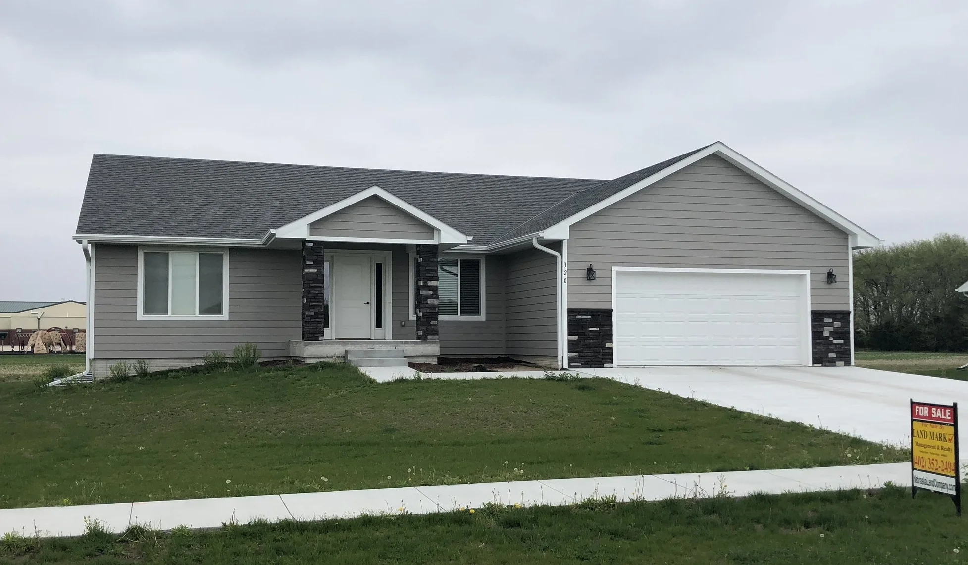 320 West 22nd ST - Schuyler