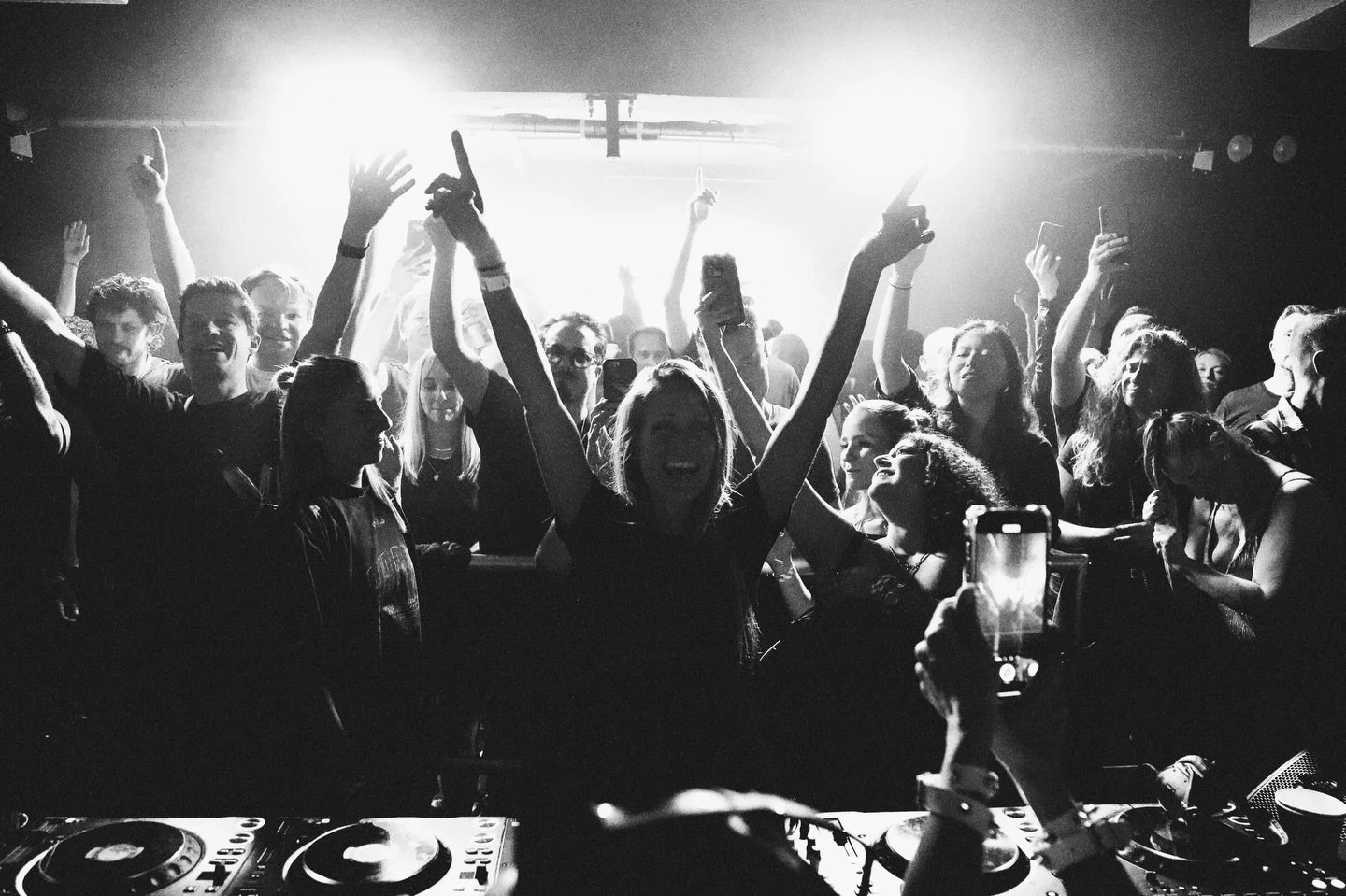 What a special way to open 2026 on Saturday with @noraenpure and 900 of you wall to wall! Thank you to everyone that joined us ❤️

@louderevents @parablelondon 

#techno #house #london #musicevents