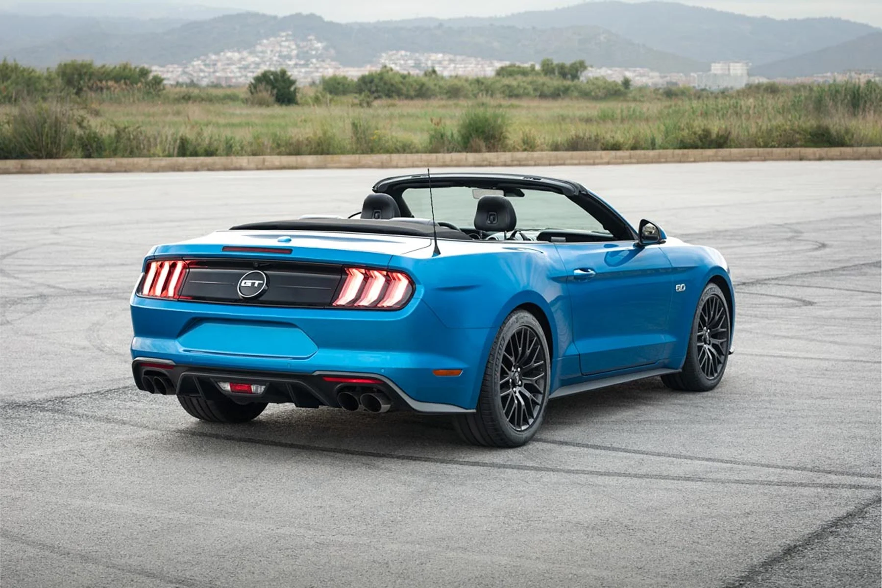 Alquila un Ford Mustang GT 5.0 Cabrio