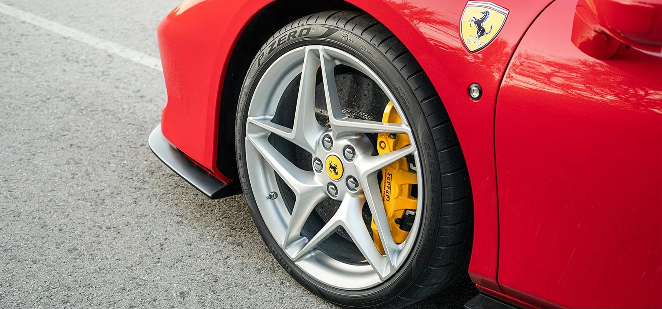 Alquila un Ferrari F8 Spider