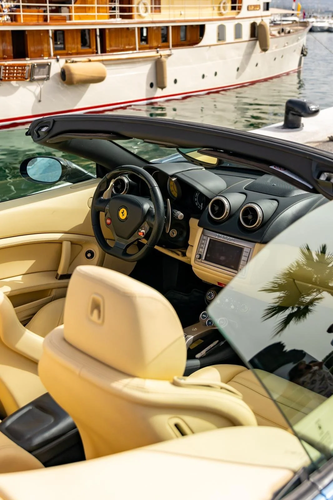 Coche de lujo de alquiler para conducir en España