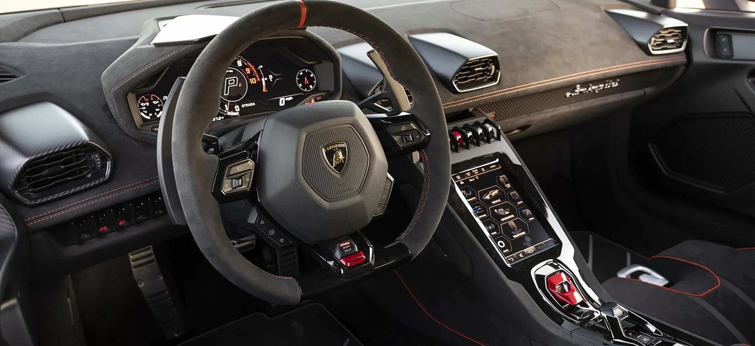 Lamborghini huracan Sterrato interior