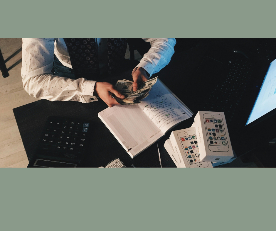 The Difference Between a Bookkeeper, Accountant, and CPA