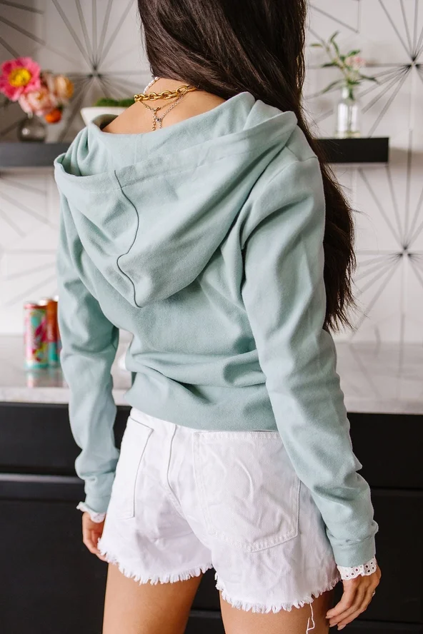 green henley2.webp