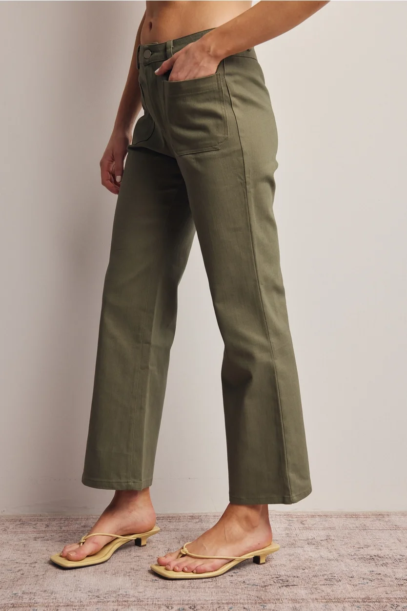 green pants2.webp
