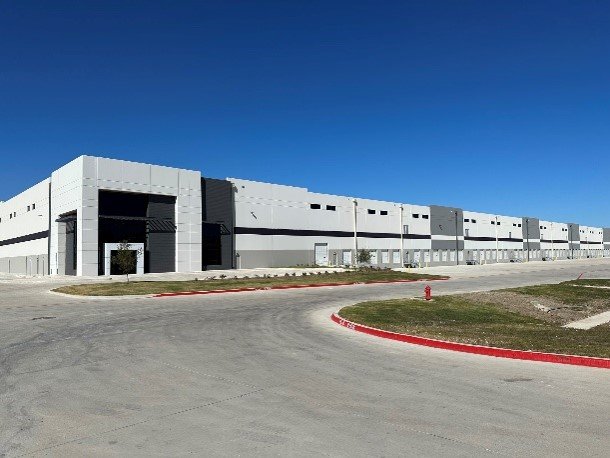 Big news for PPAF's 1.6MM sf two-building industrial development in South Dallas, TX! Our first major lease was signed in 2024 with a global Fortune 100 company. Thanks to the efforts of our leasing partners at @stream.dallas our second lease is in t