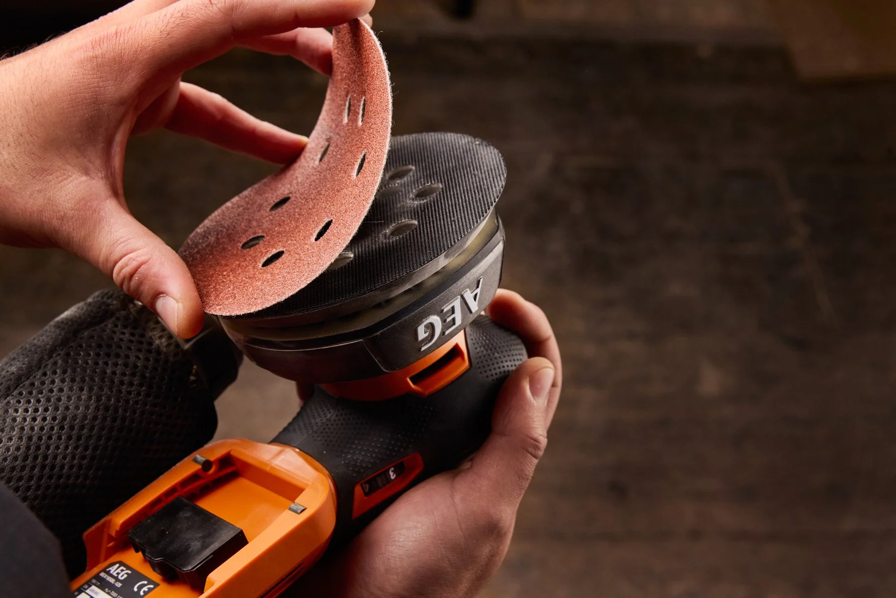 AEG_BEX18-125SBL_CLOSEUP-310 1low res.jpg