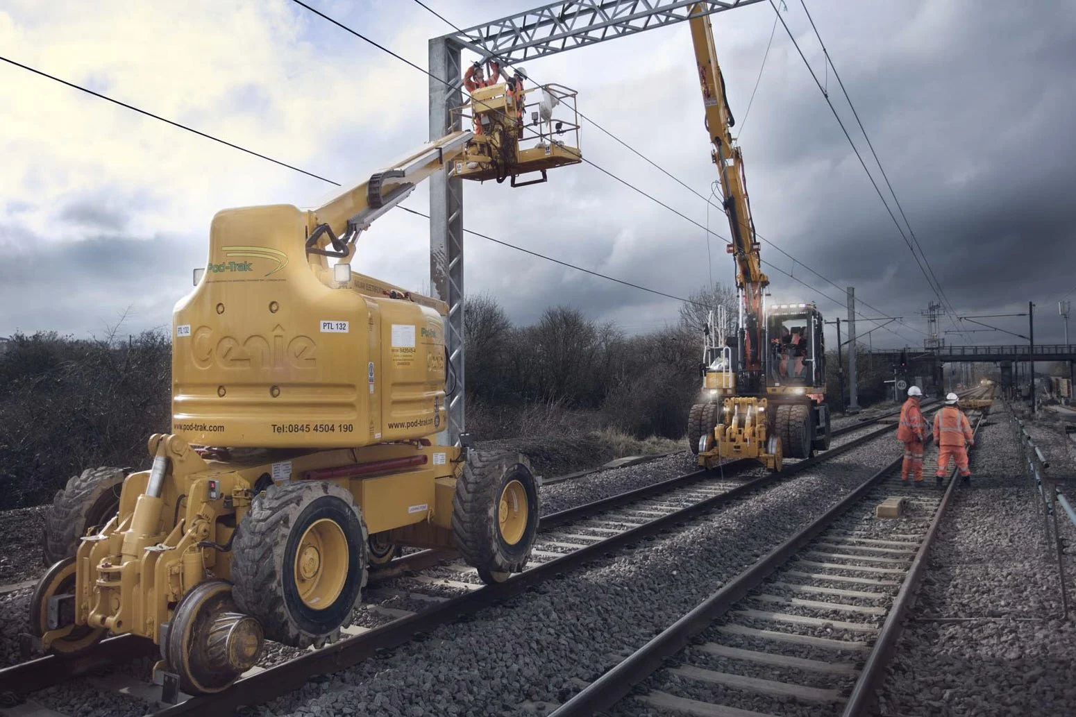 Pod Track-227-Editlights on 2colour graded.jpg